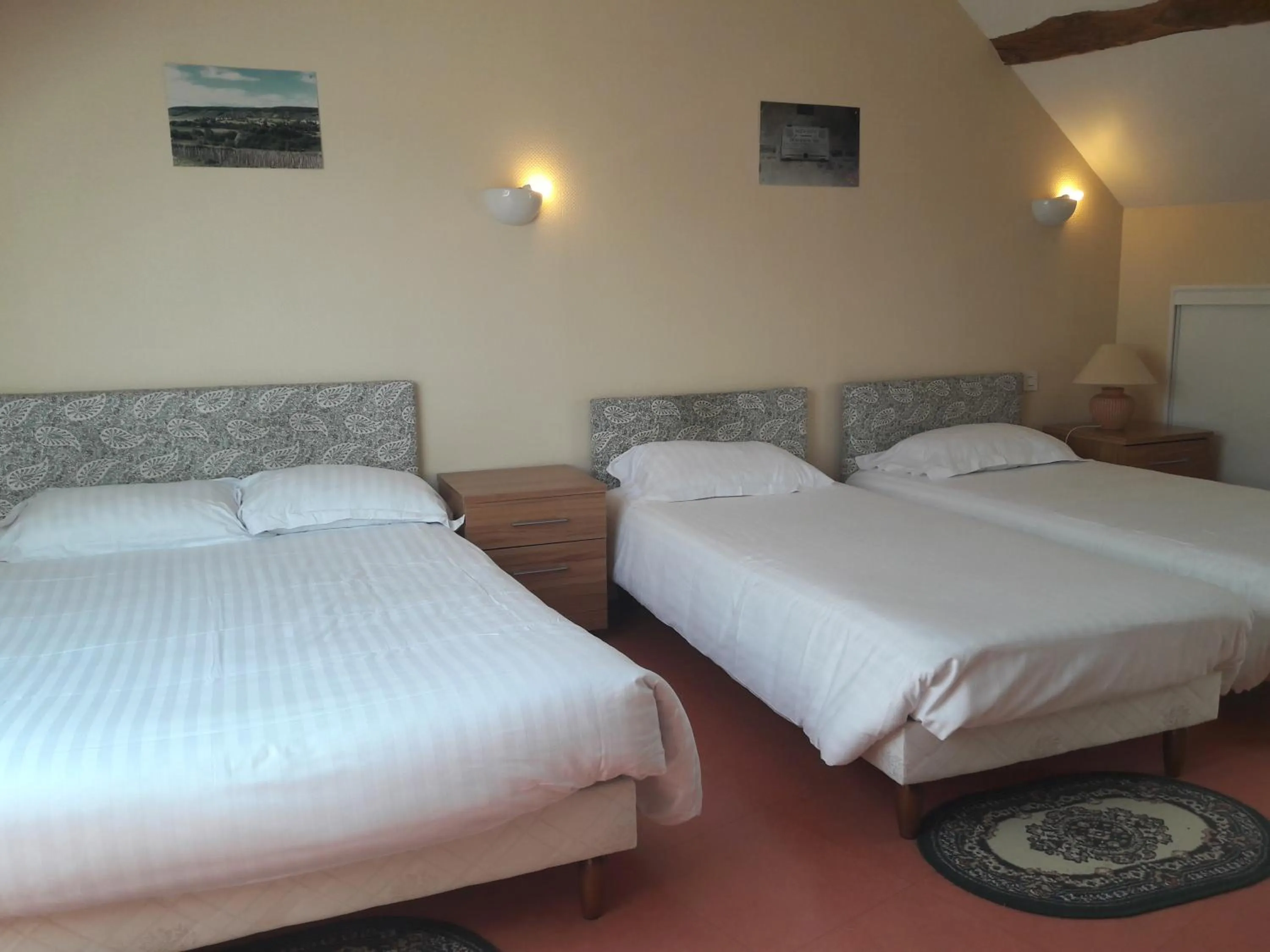 Bed in Auberge De L'Omois