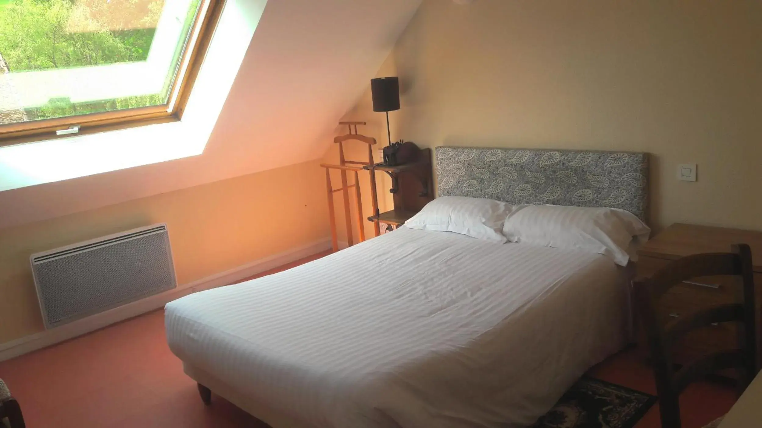 Double Room - single occupancy in Auberge De L'Omois Double Room - single occupancy in Auberge De L'Omois