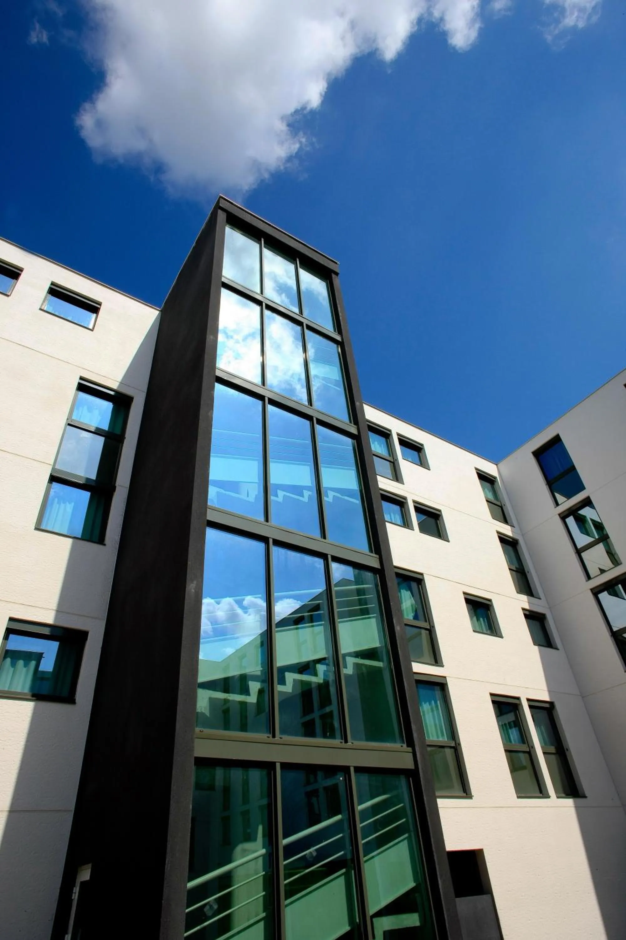 Facade/entrance in All Suites Appart Hôtel - Bordeaux Lac