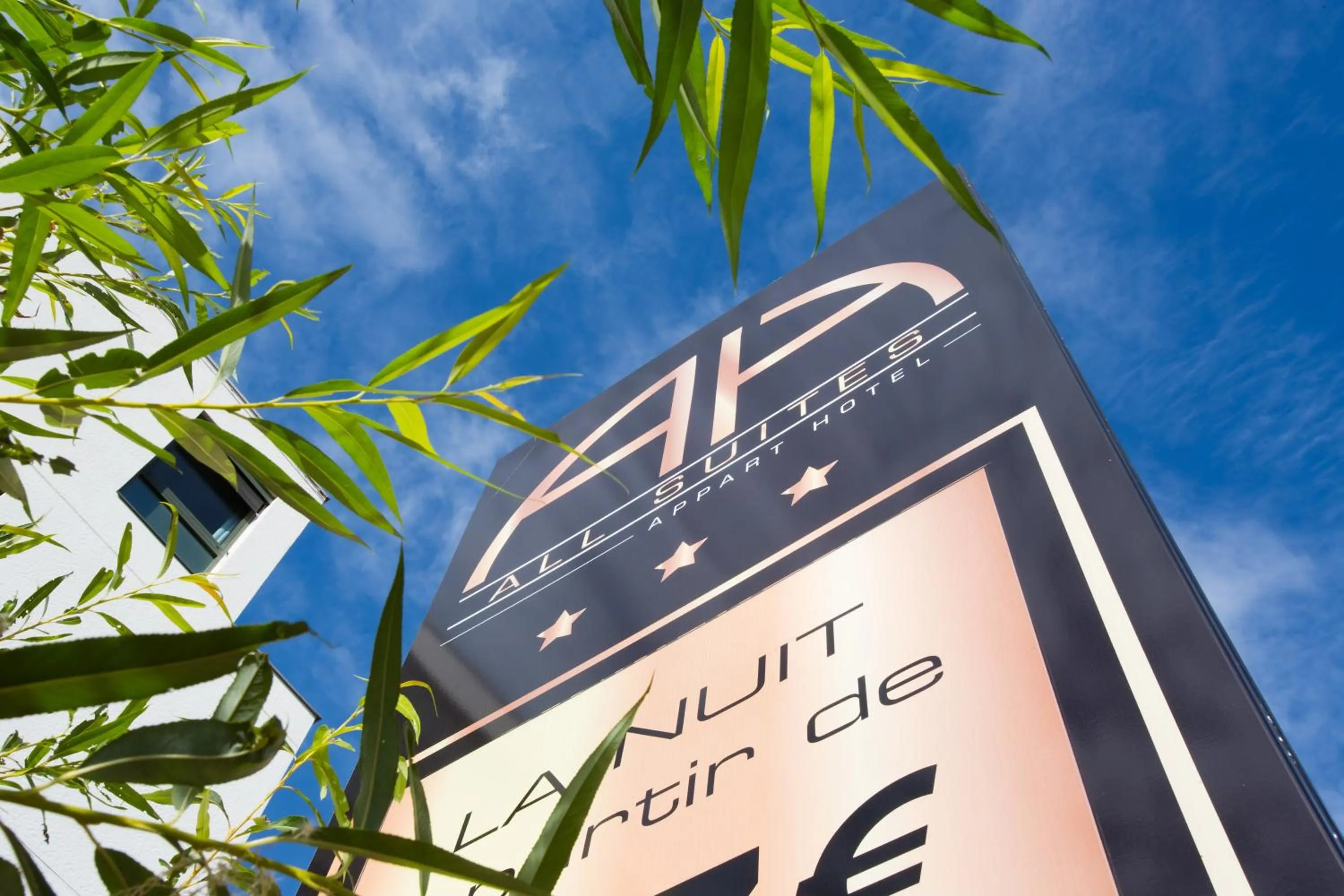 Facade/entrance in All Suites Appart Hôtel - Bordeaux Lac