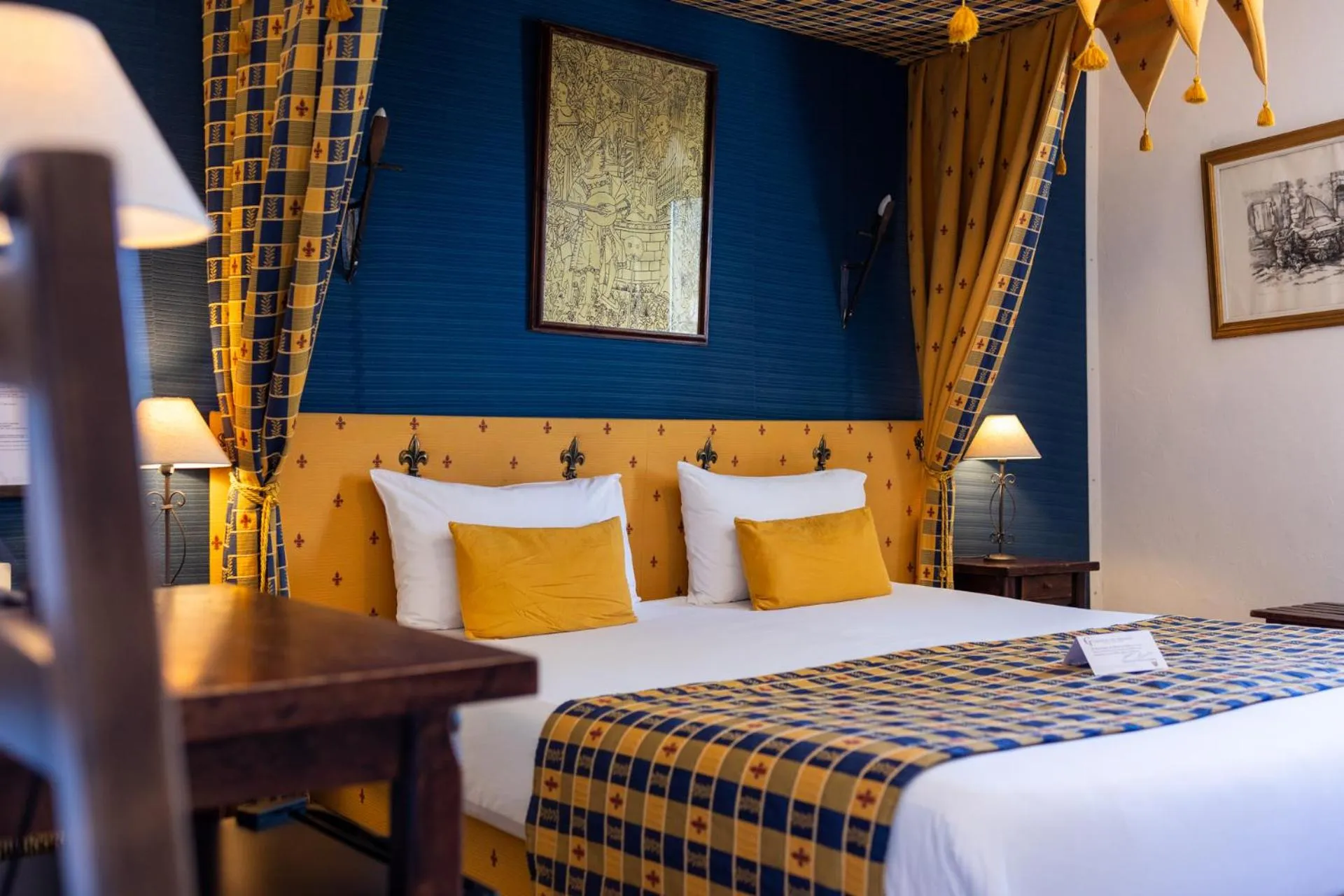 Bedroom in Château de Trigance