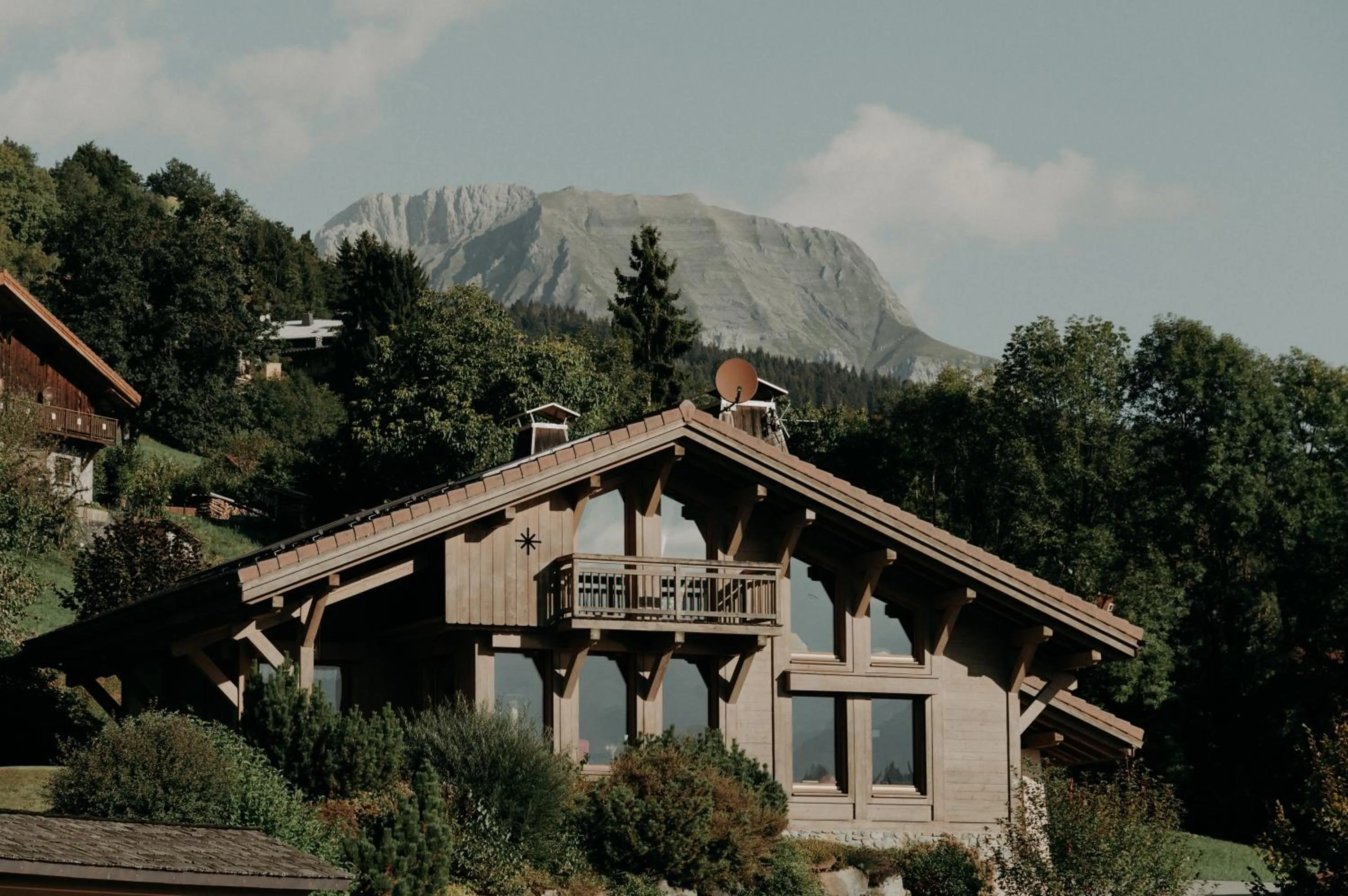 Mountain view in Hôtel Les Roches Fleuries