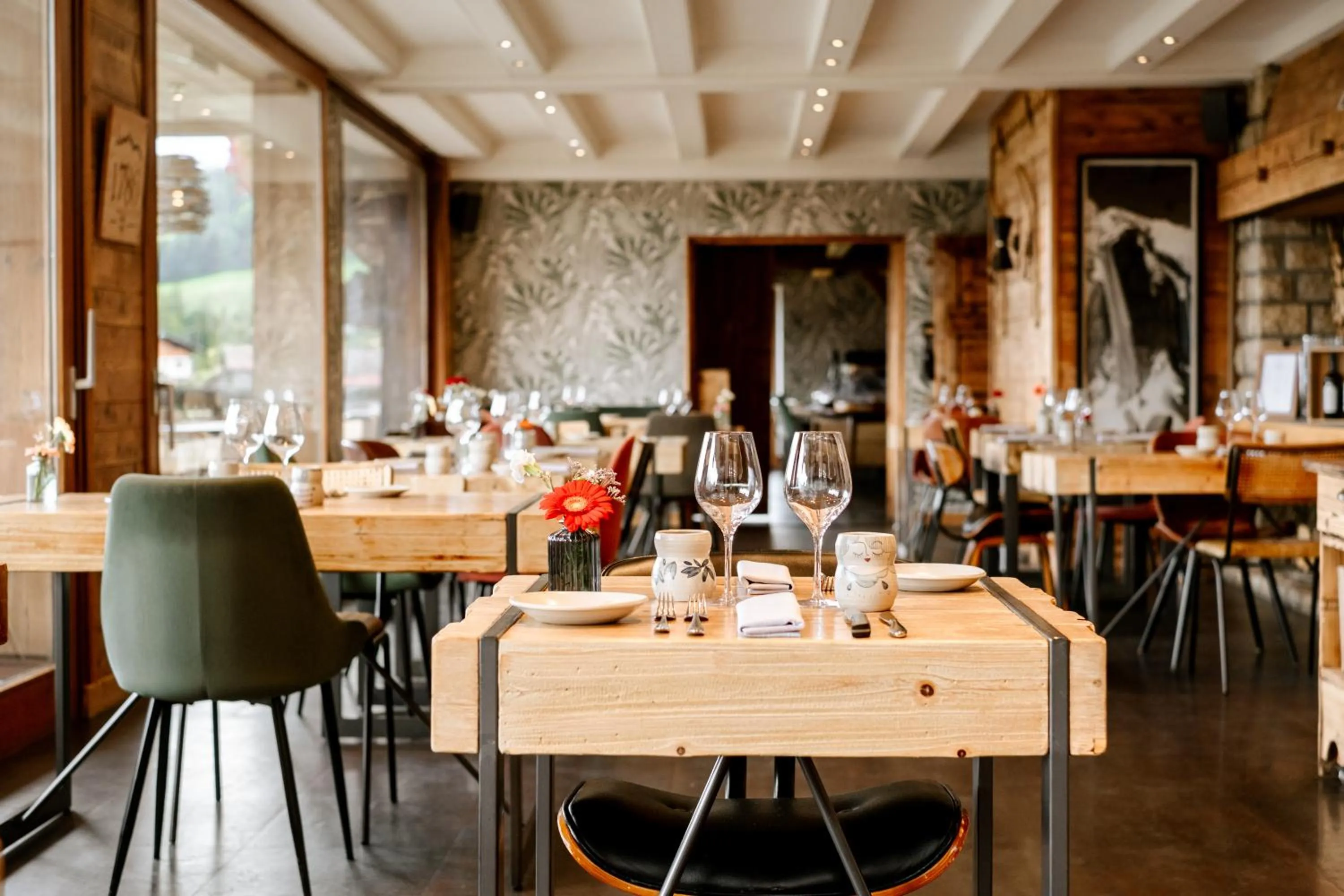 Restaurant/places to eat in Hôtel Les Roches Fleuries