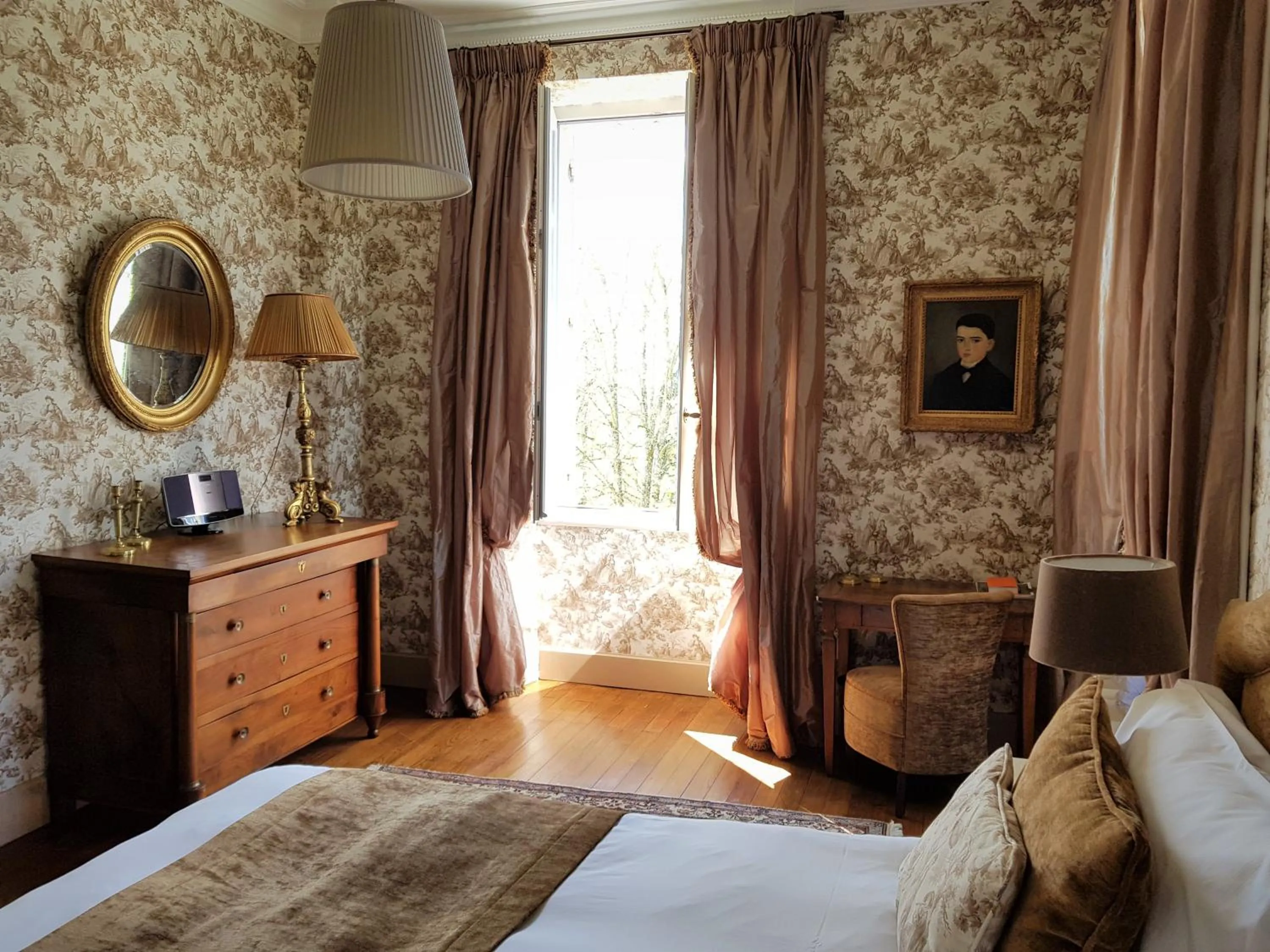 Property building, Bed in Château de Lalande - Teritoria - Périgueux