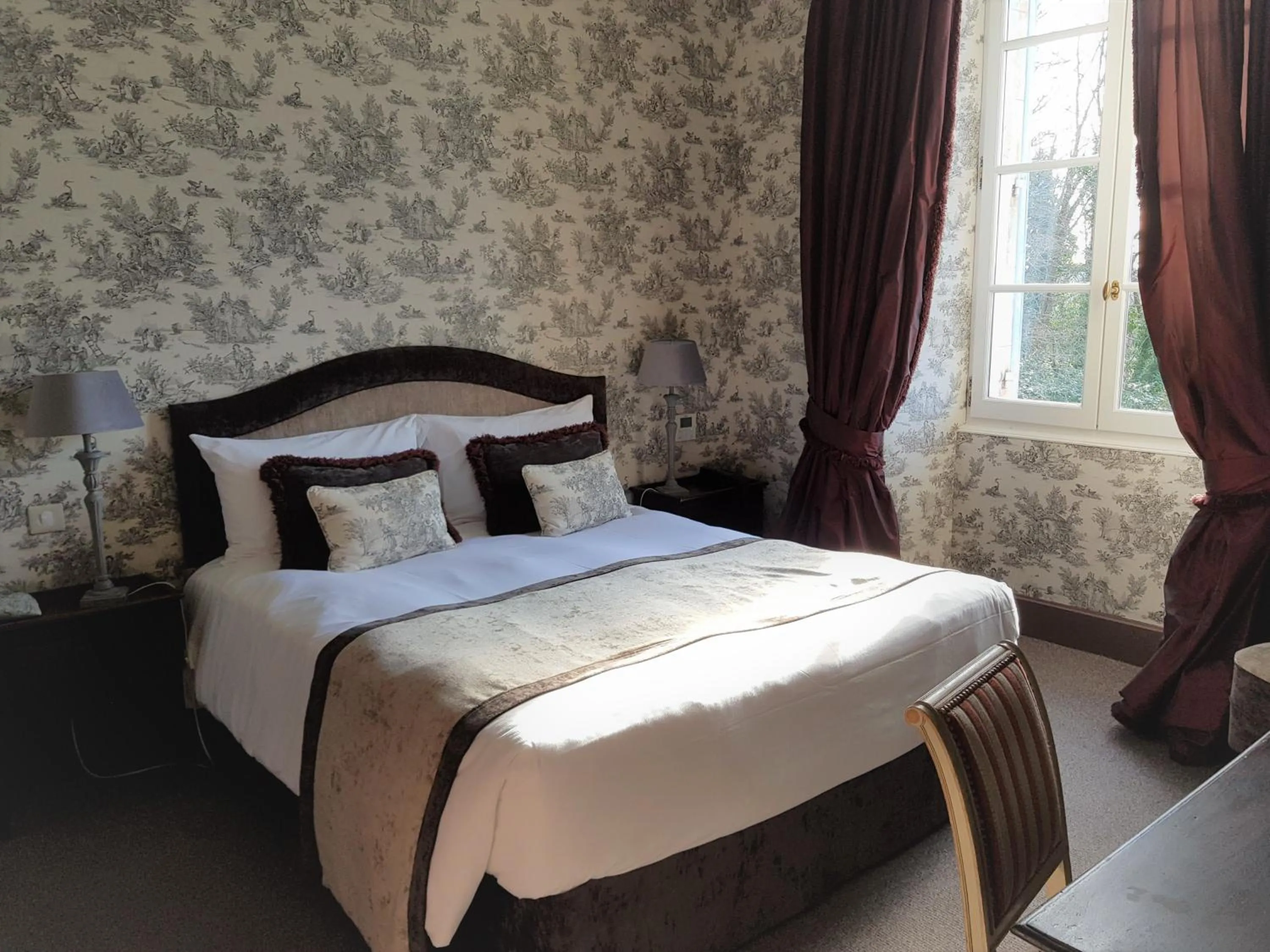 Property building, Bed in Château de Lalande - Teritoria - Périgueux