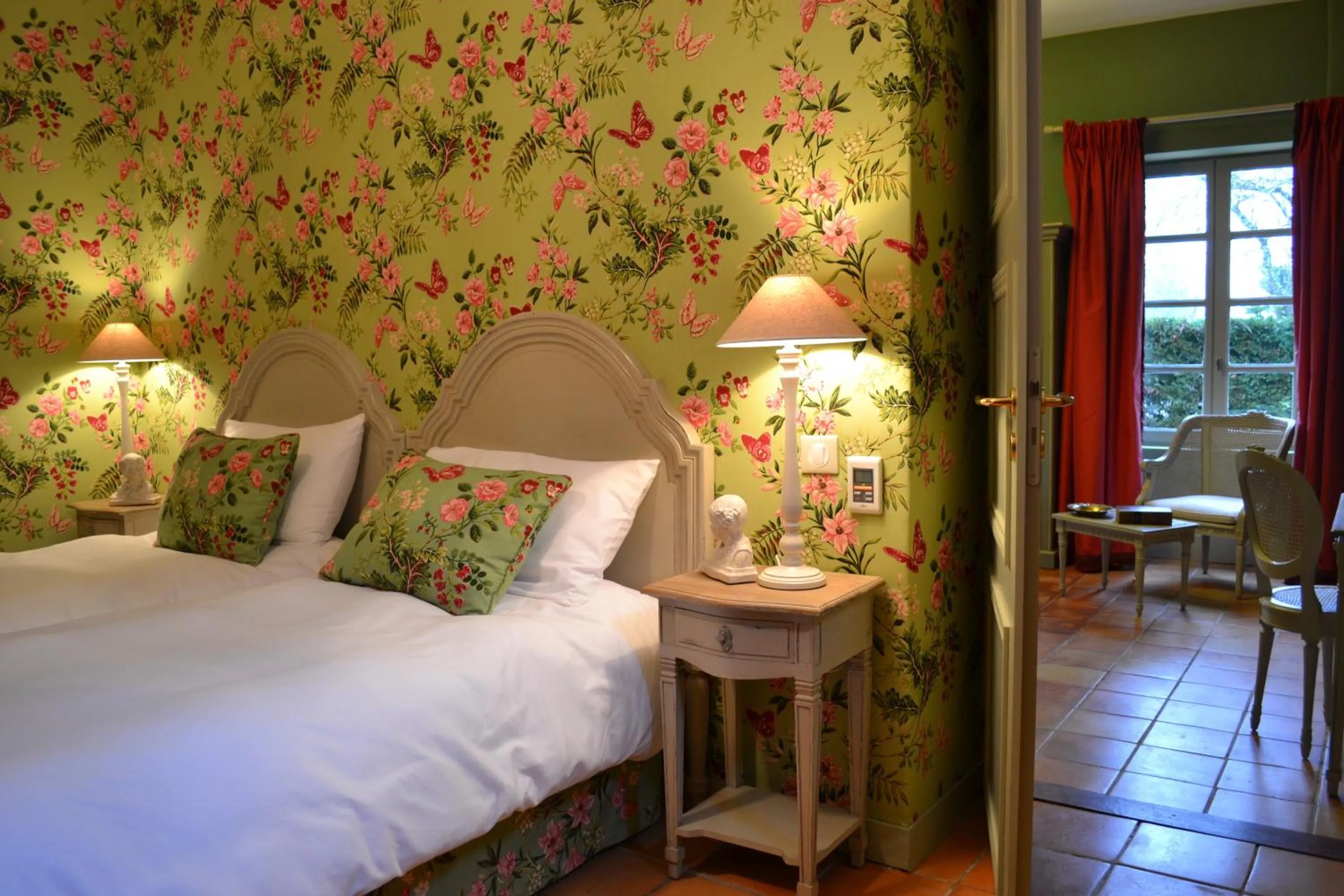 Photo of the whole room, Bed in Château de Lalande - Teritoria - Périgueux