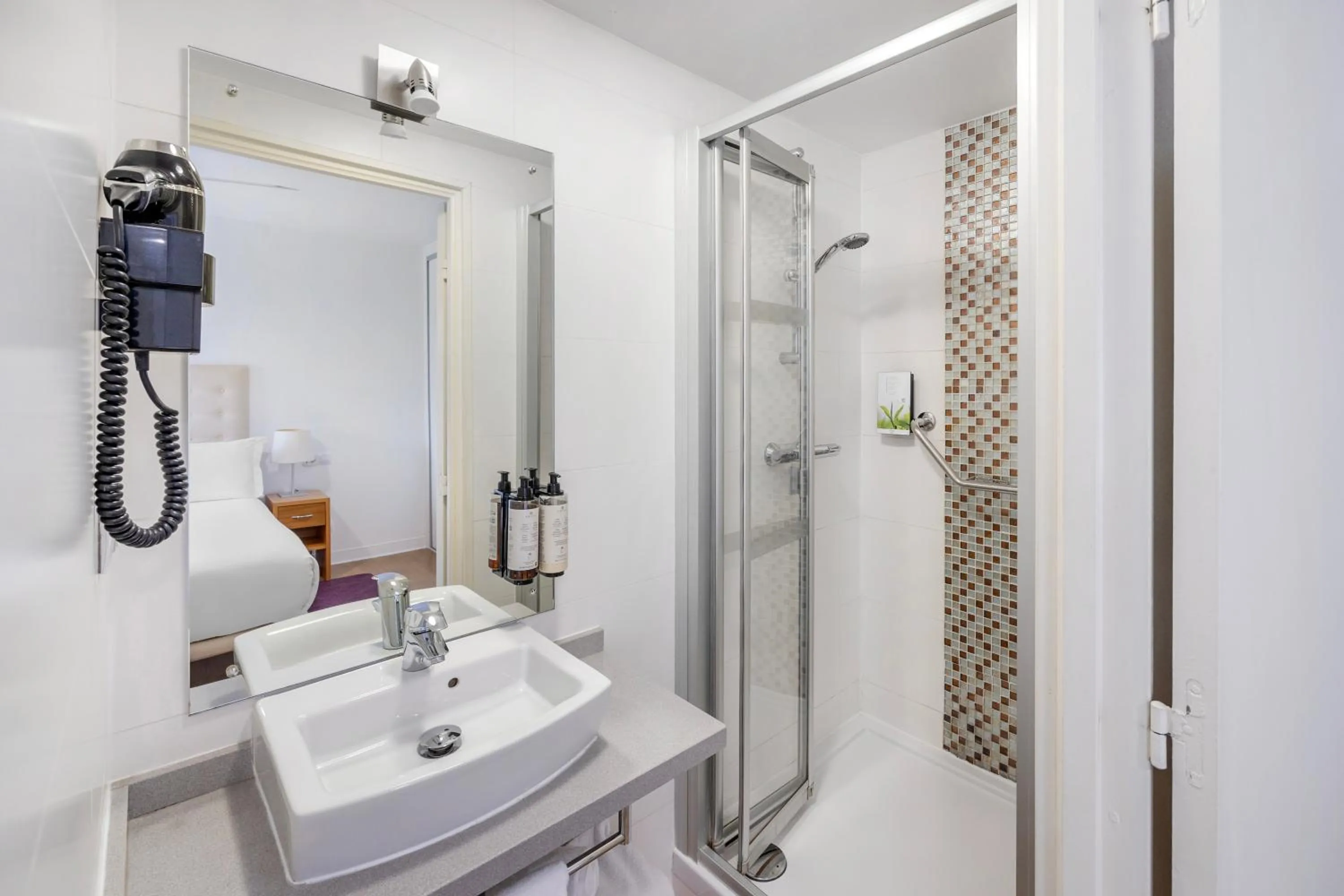 Bathroom in Royal Regency Paris Vincennes