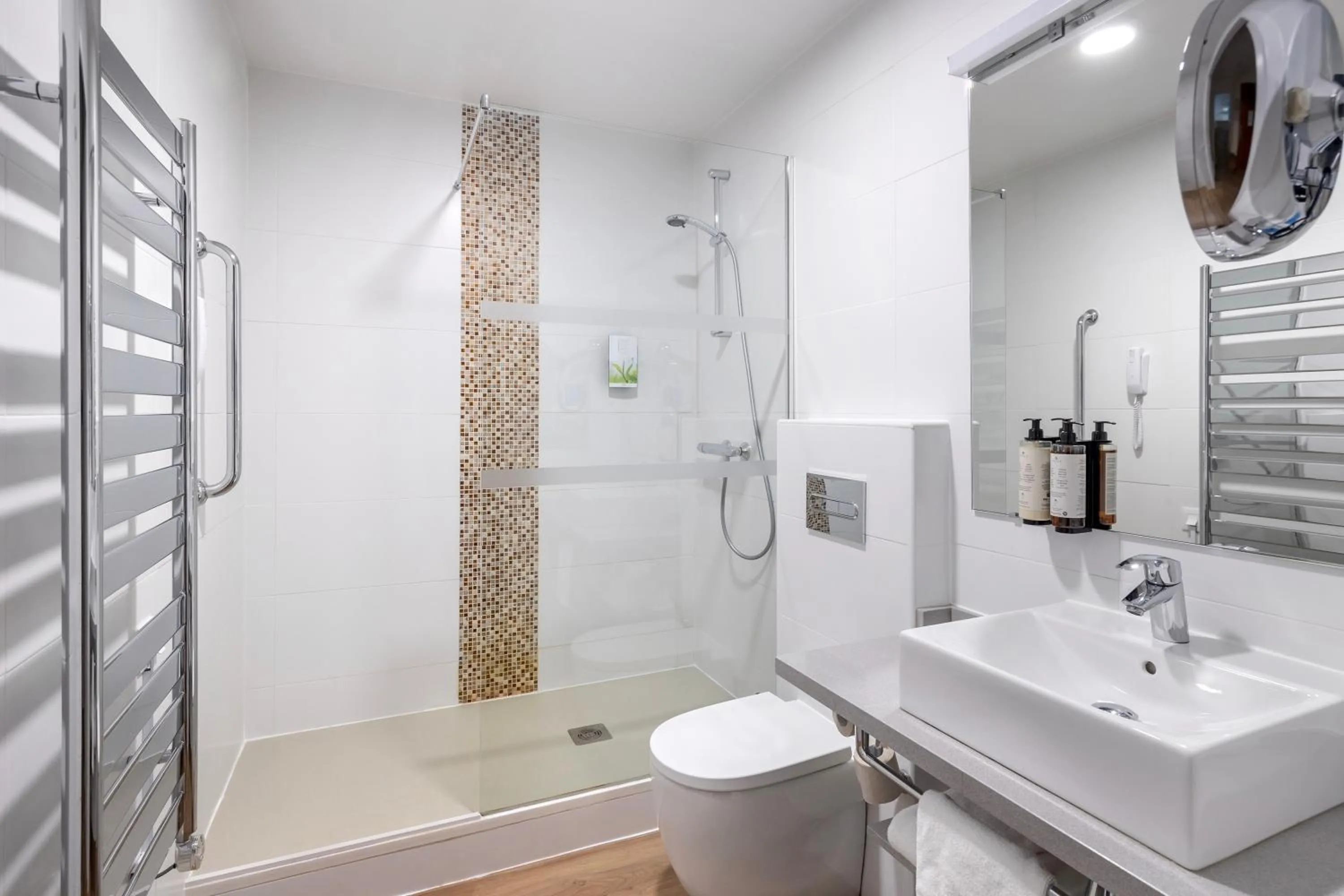 Bathroom in Royal Regency Paris Vincennes