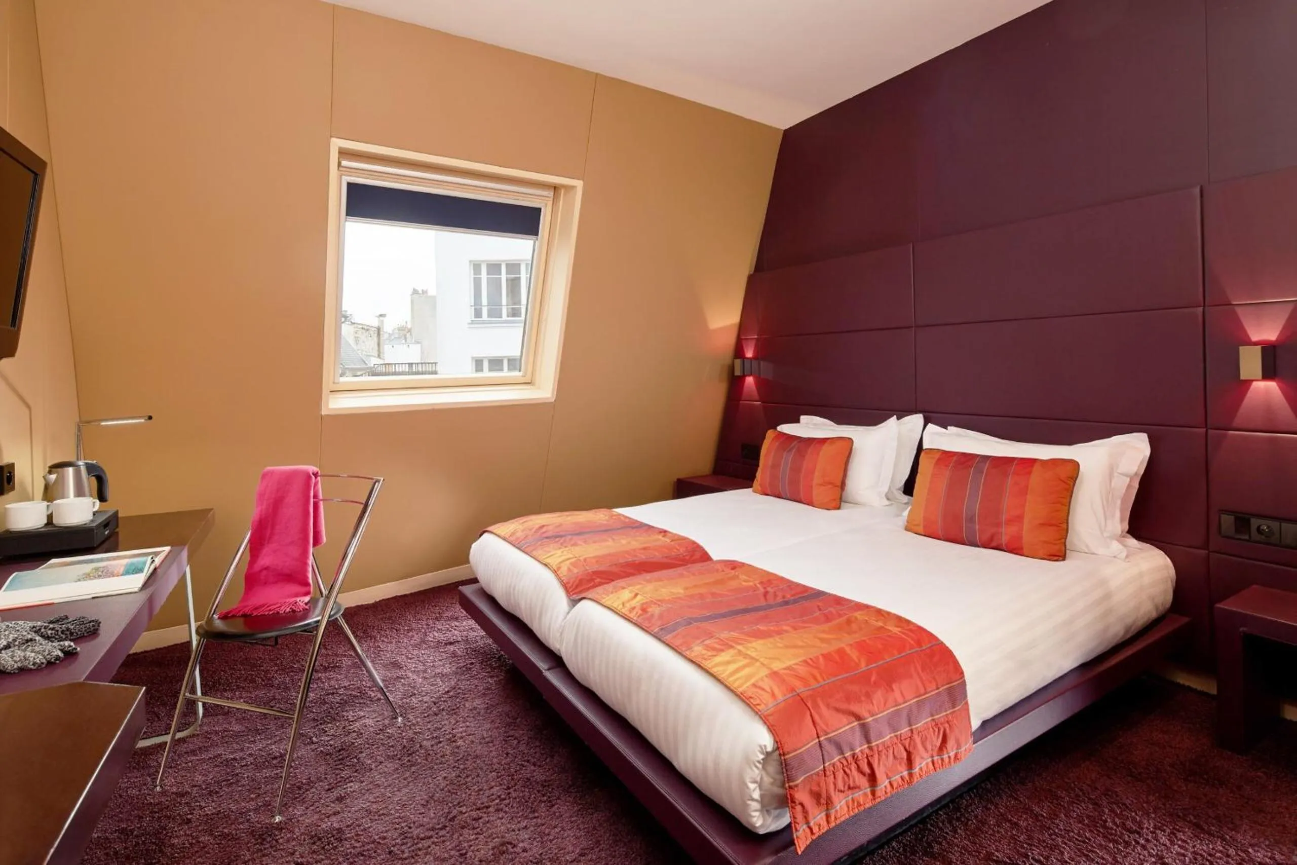 Bed in Hôtel de Notre-Dame