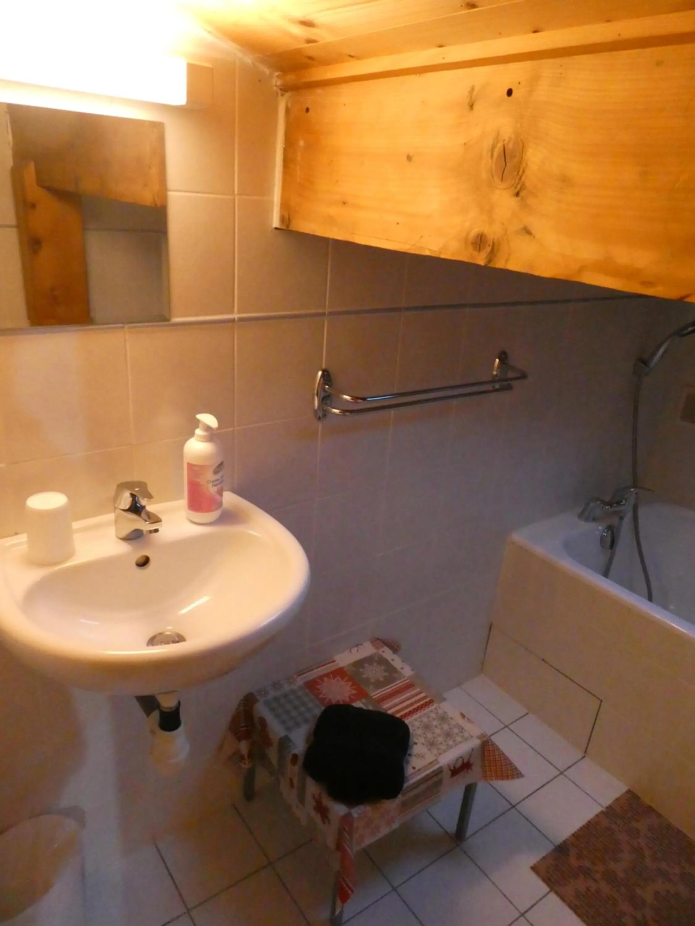 Bathroom in Central Hostel Chatel