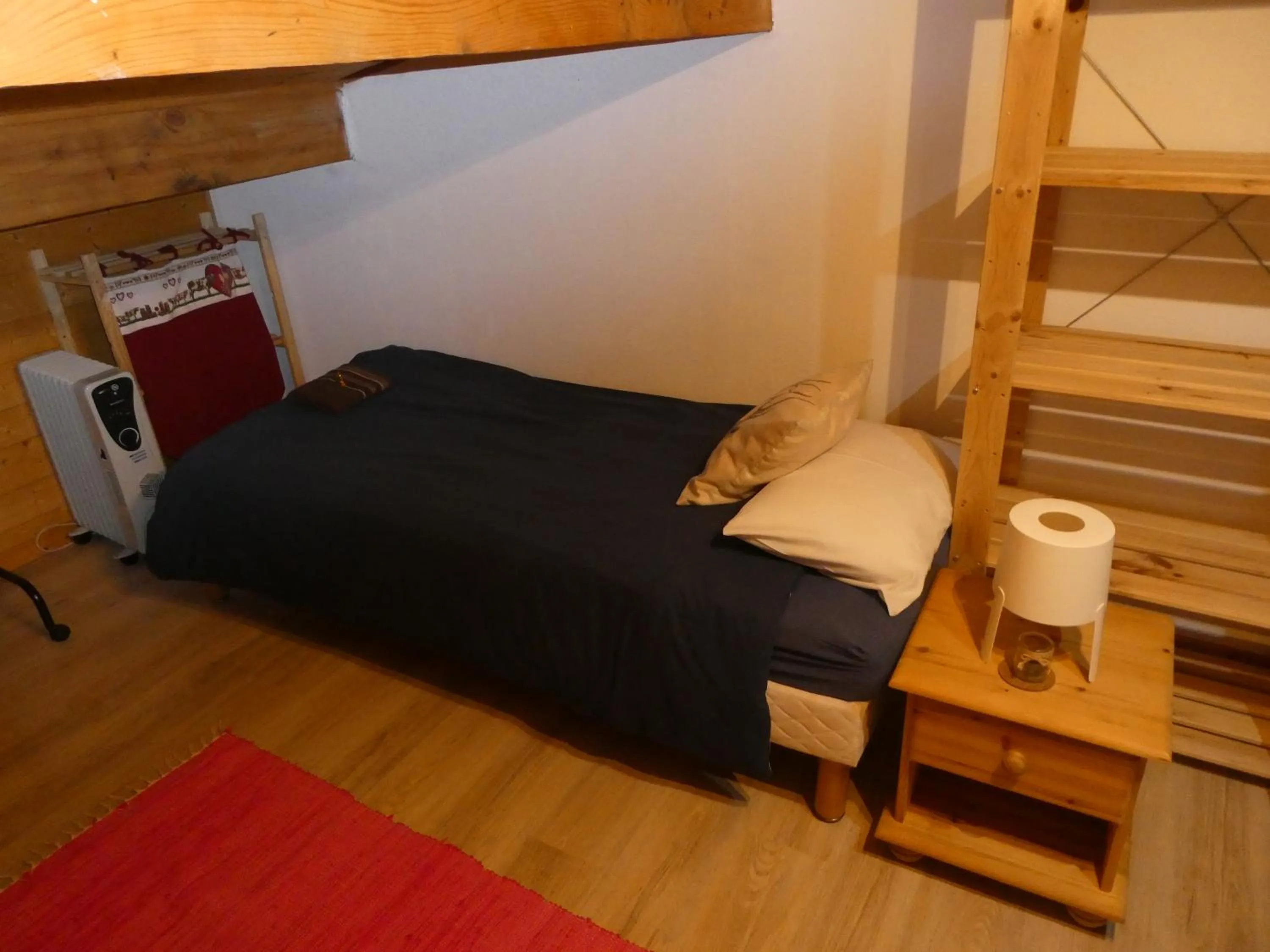 Bedroom, Bed in Central Hostel Chatel