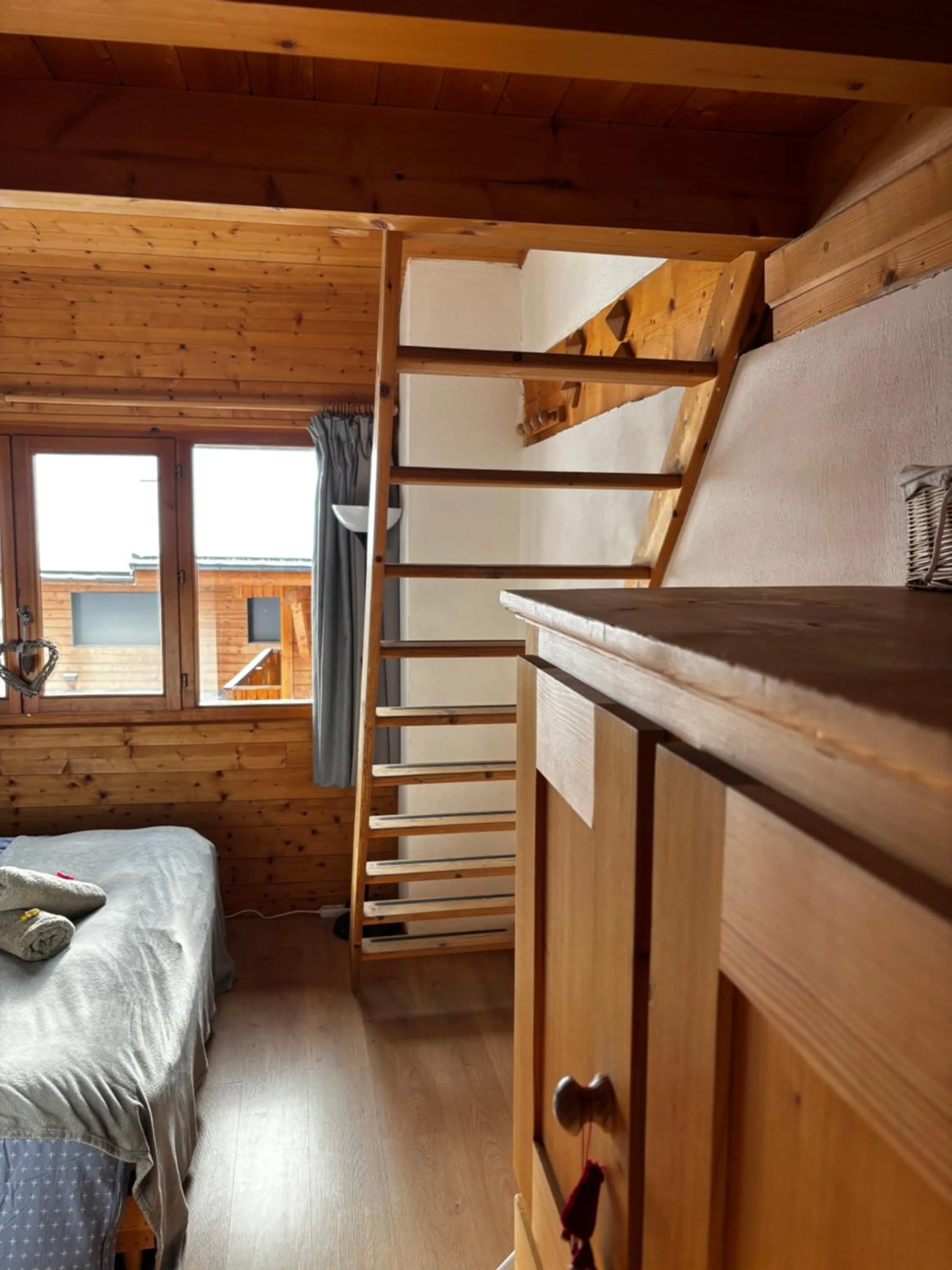 Bed in Central Hostel Chatel