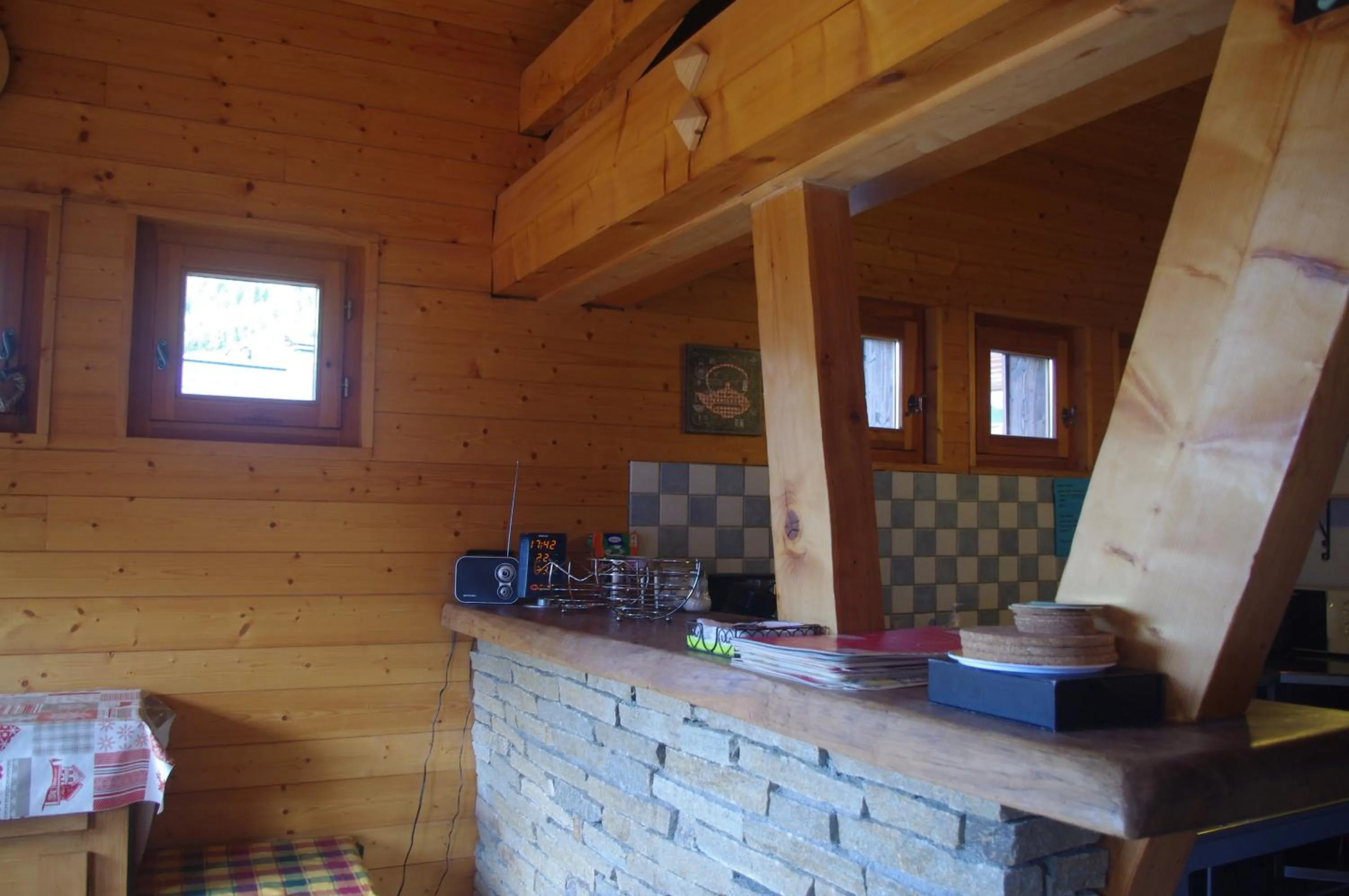 Communal kitchen in Central Hostel Chatel