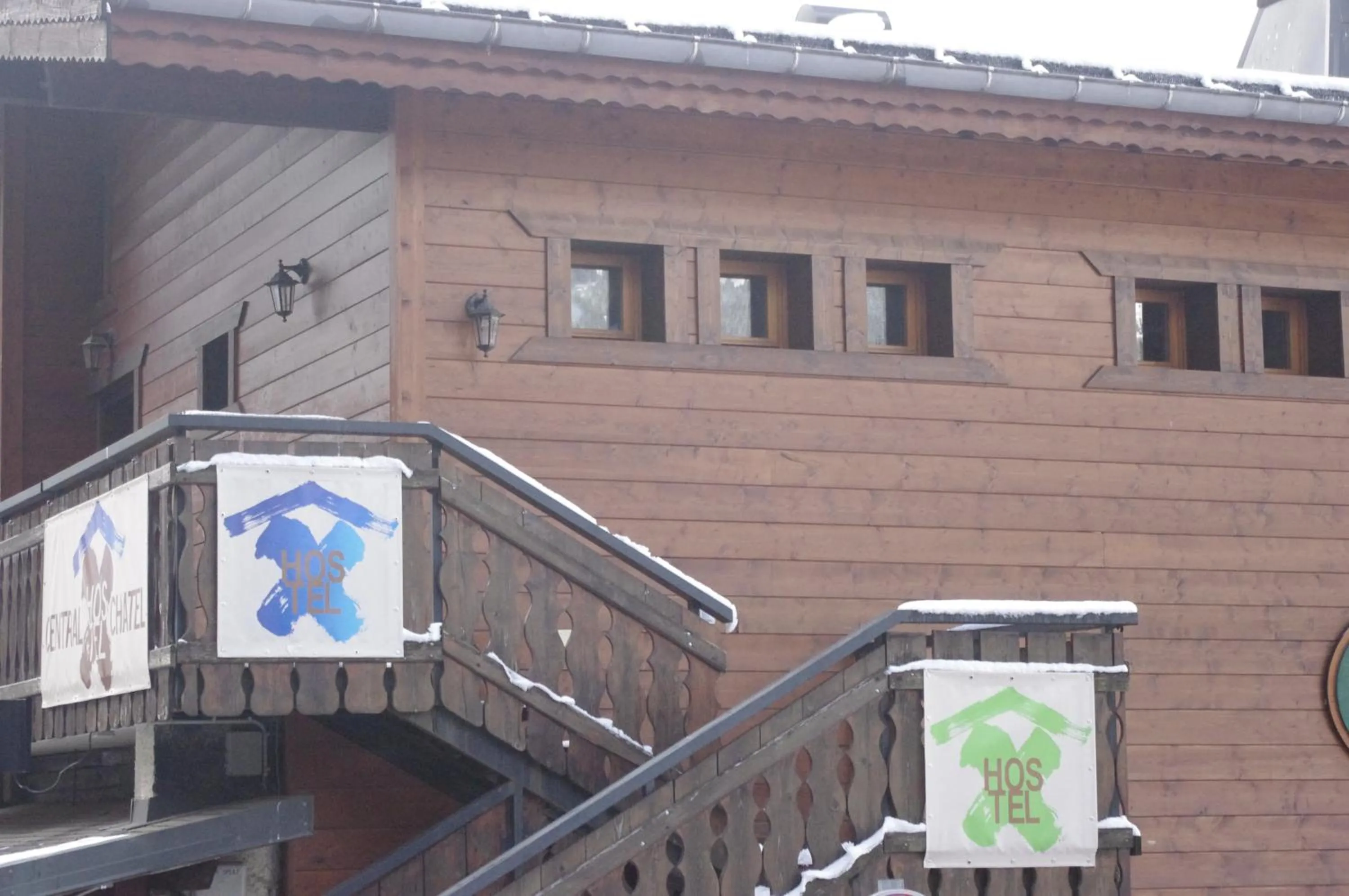 Facade/entrance in Central Hostel Chatel