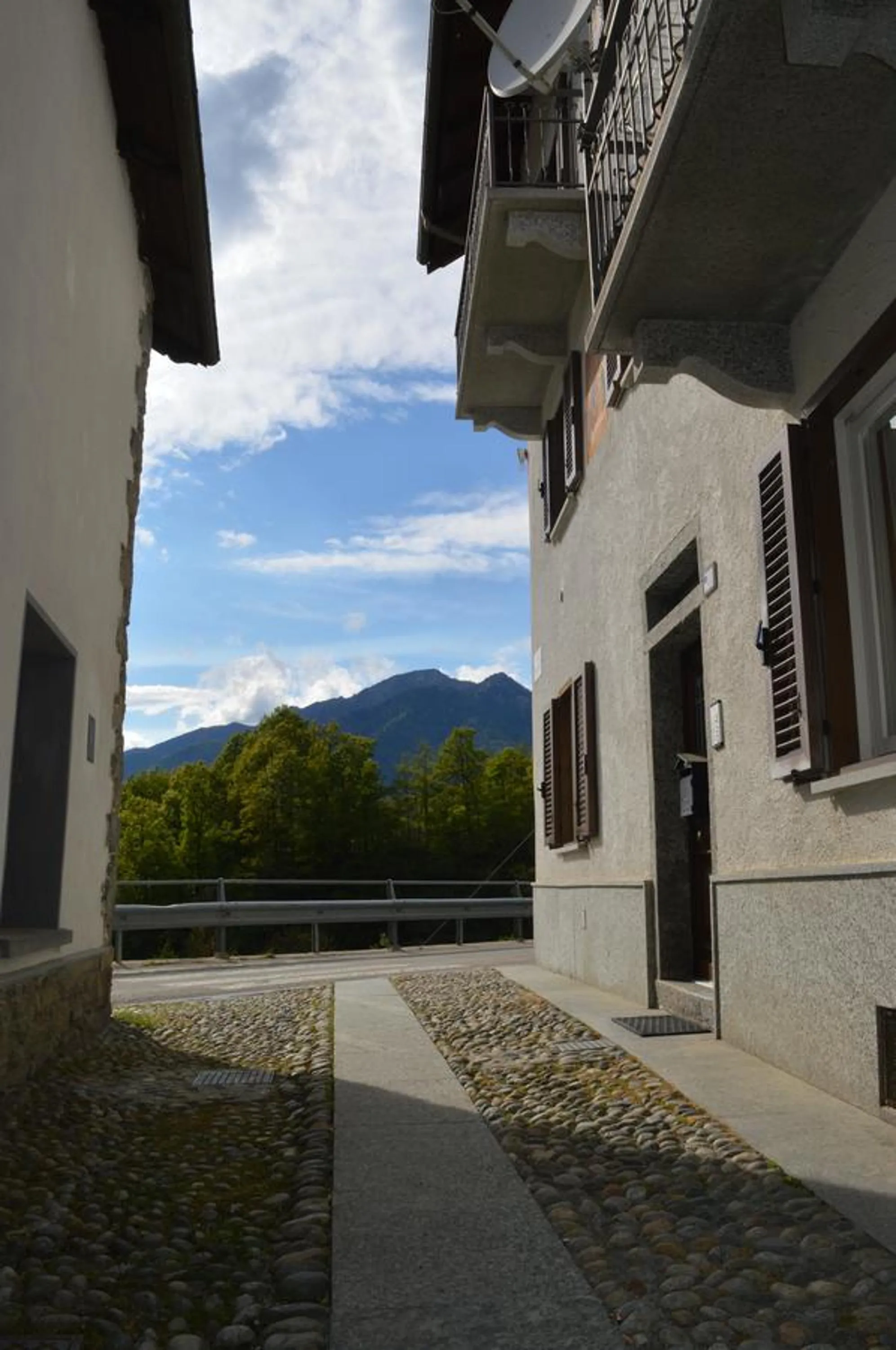 Facade/entrance in Residence Arvinei