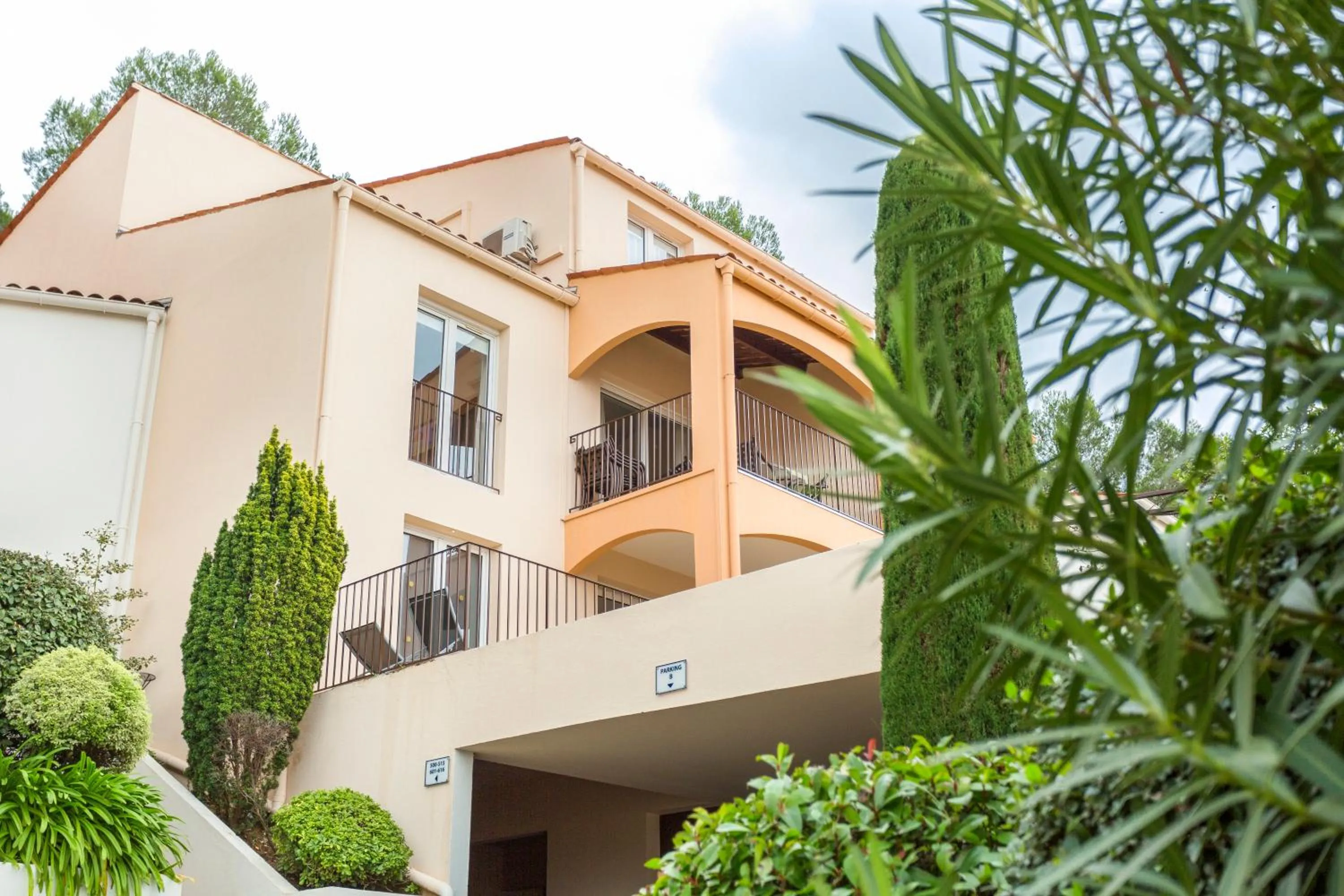 Property building in Le Club Mougins