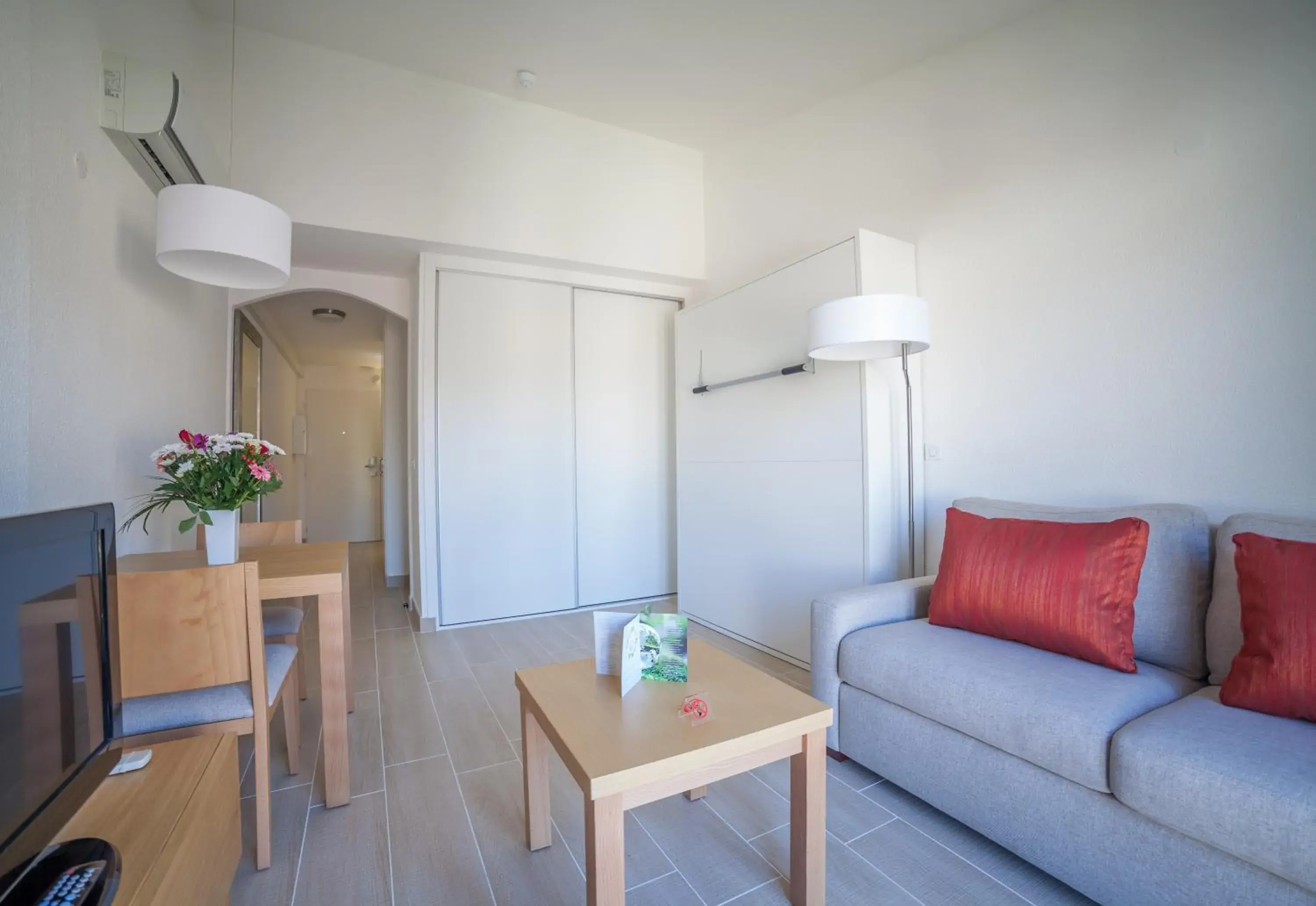 Studio Apartment in Le Club Mougins Studio Apartment in Le Club Mougins