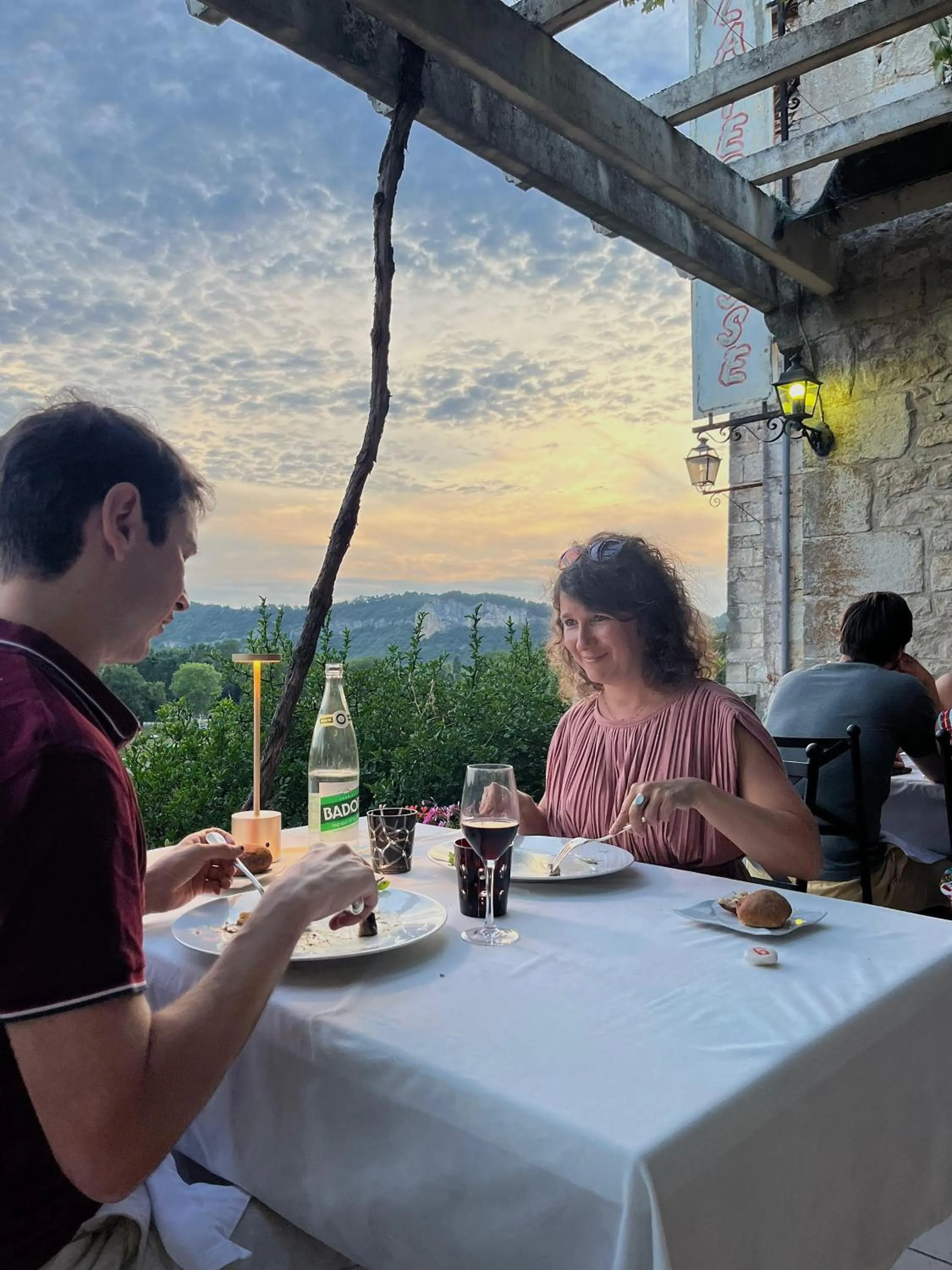 Patio in Château Hôtel La Terrasse - Teritoria