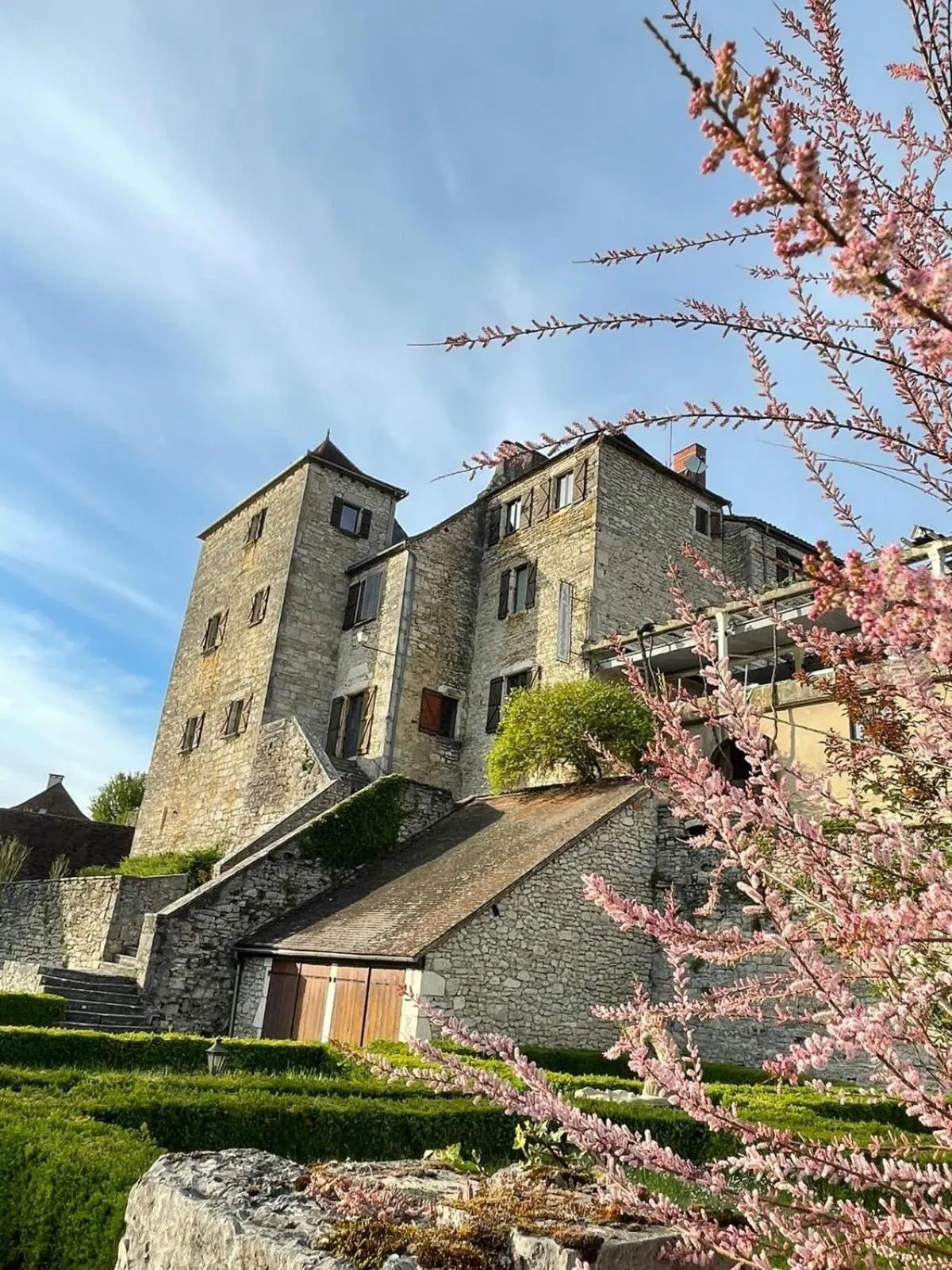 Property building in Château Hôtel La Terrasse - Teritoria