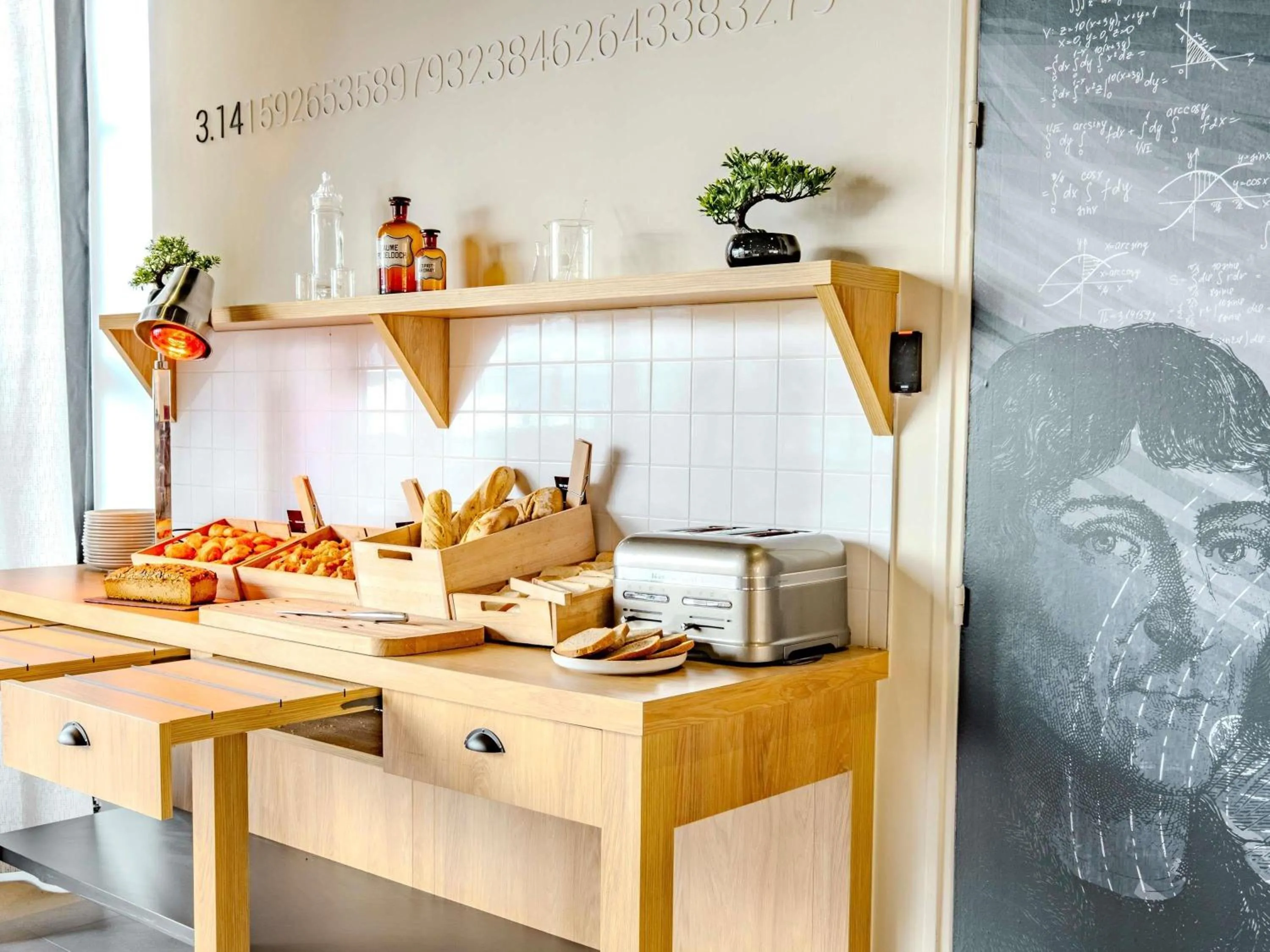 Restaurant/places to eat in ibis Marne La Vallee Champs-sur-Marne