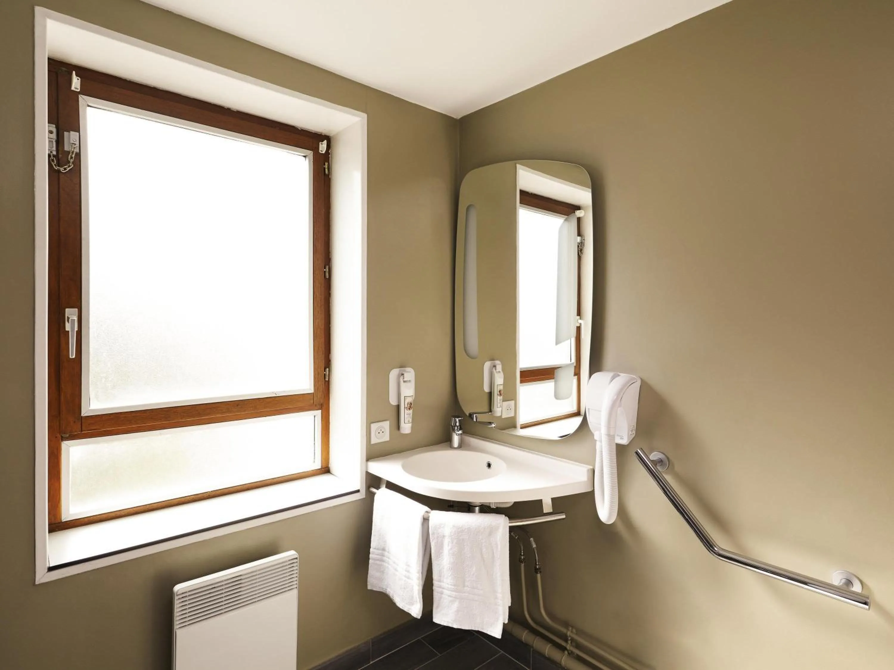 Bedroom in ibis Marne La Vallee Champs-sur-Marne