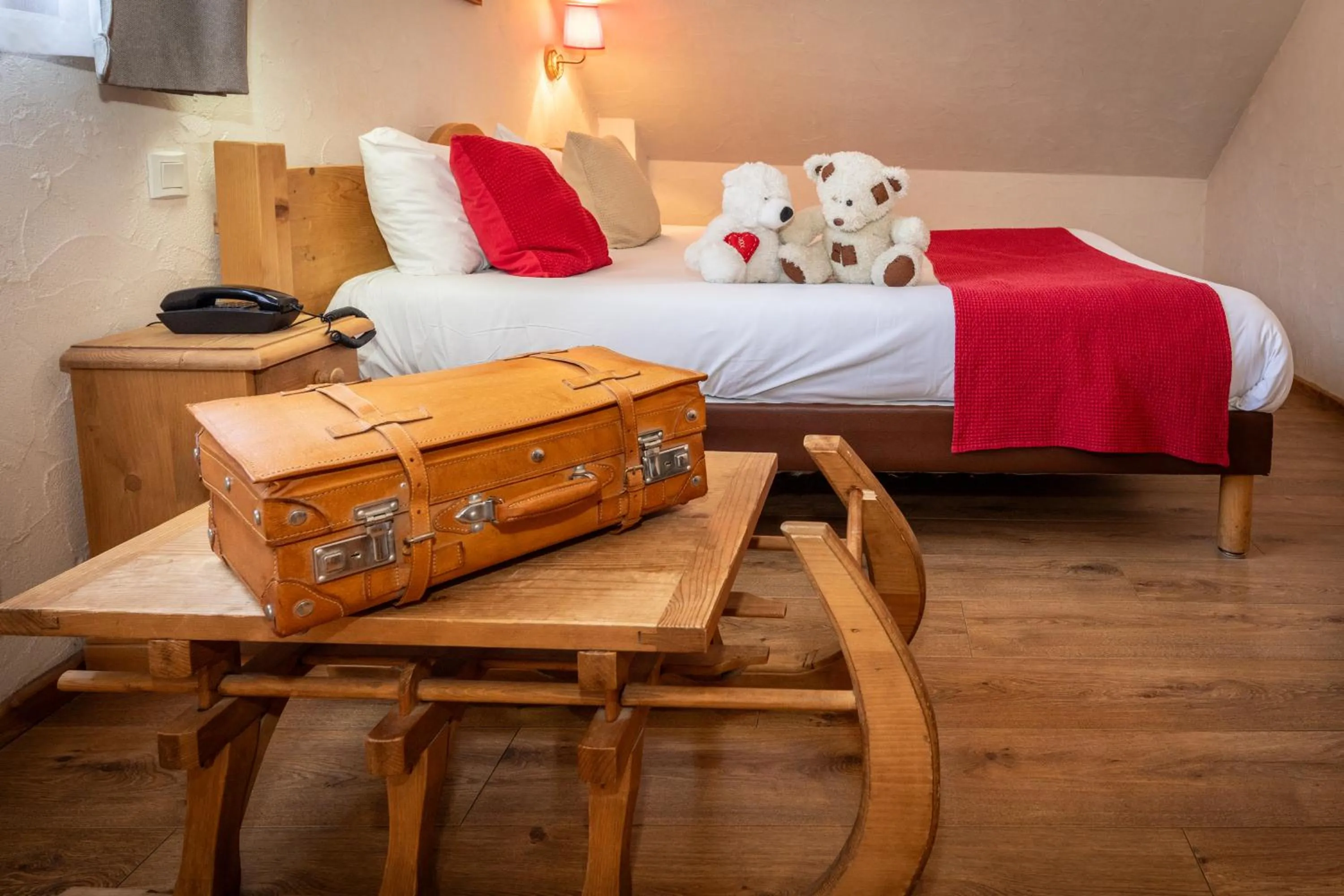 Bed in The Originals Boutique, Hôtel La Ferme du Pape, Eguisheim