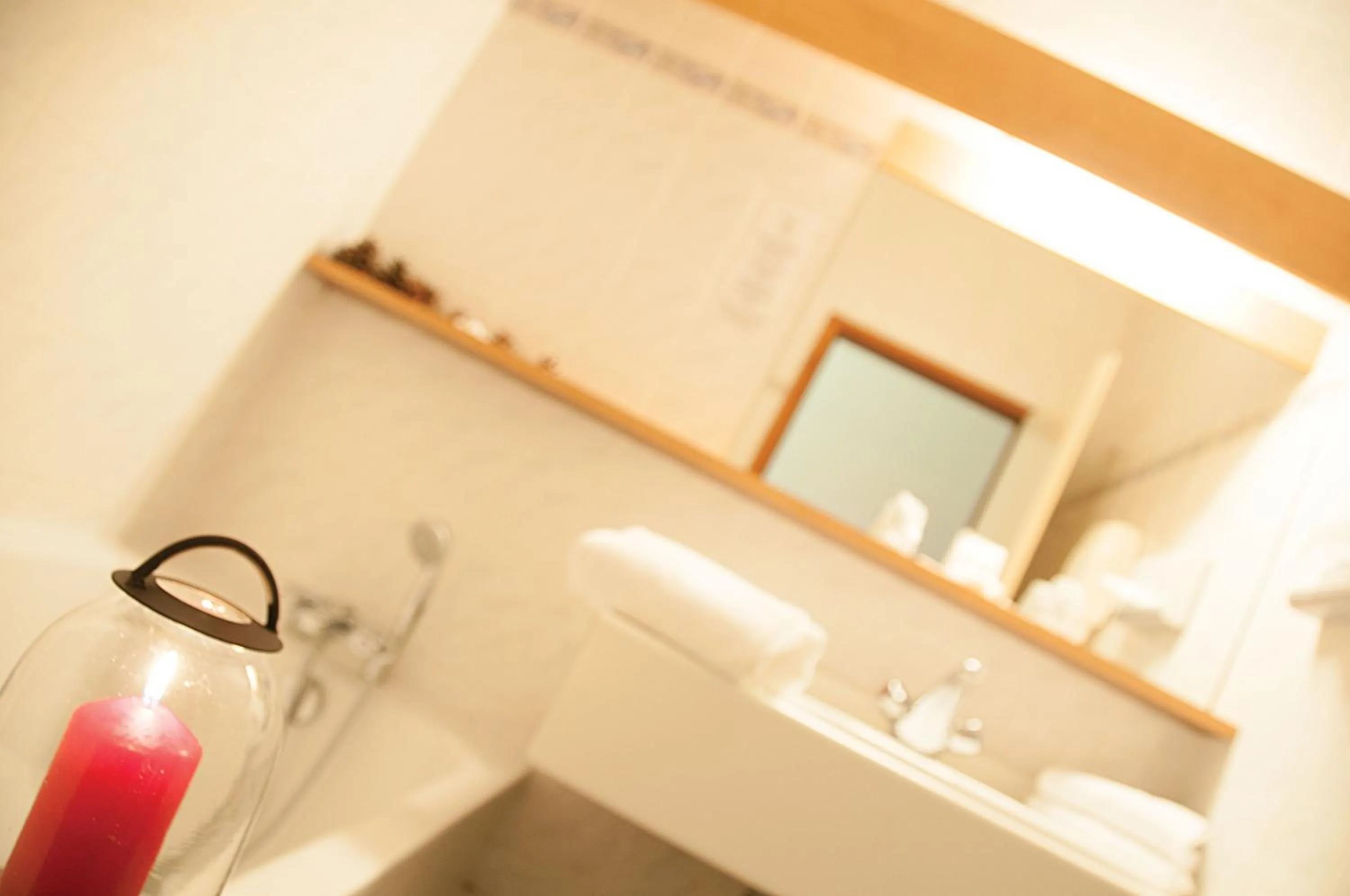 Bathroom in The Originals Boutique, Hôtel La Ferme du Pape, Eguisheim