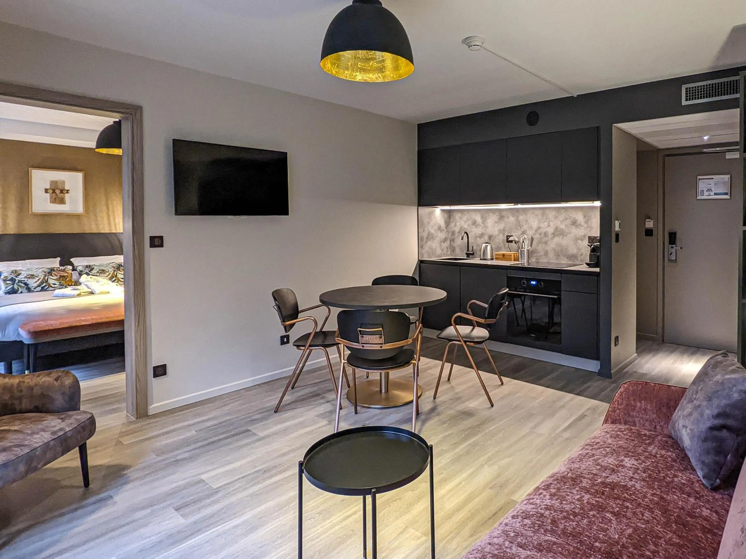 Kitchen or kitchenette in Hotel Restaurant & Spa Verte Vallée