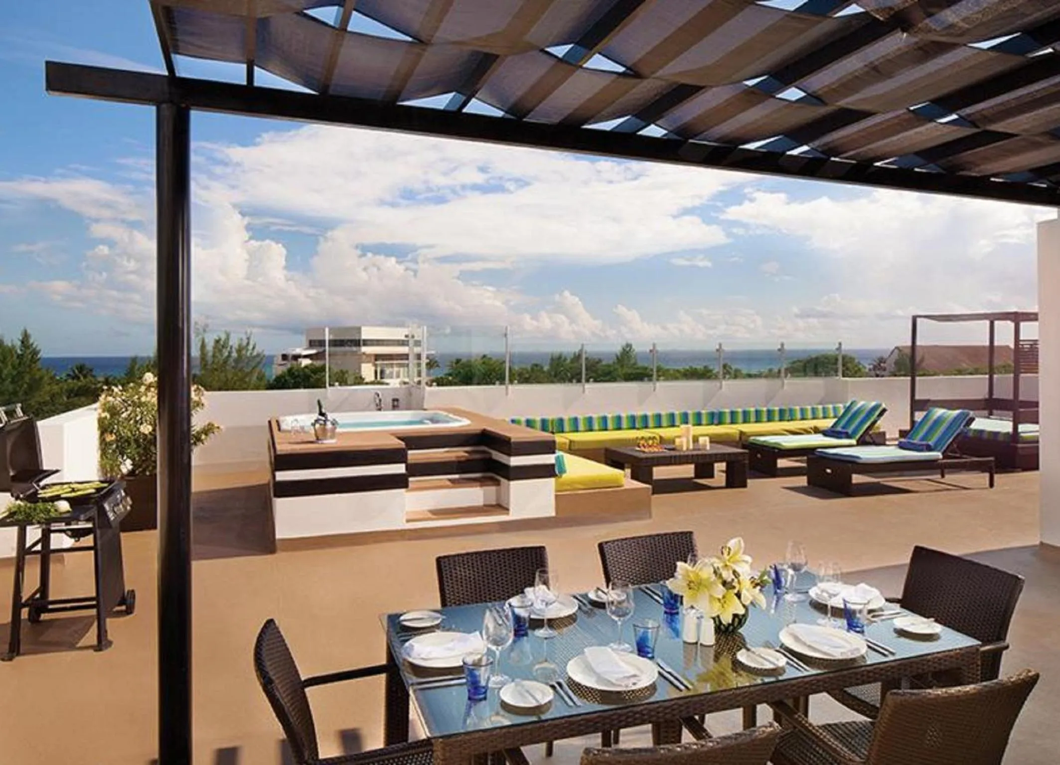 BBQ facilities, Restaurant/Places to Eat in Residences at The Fives