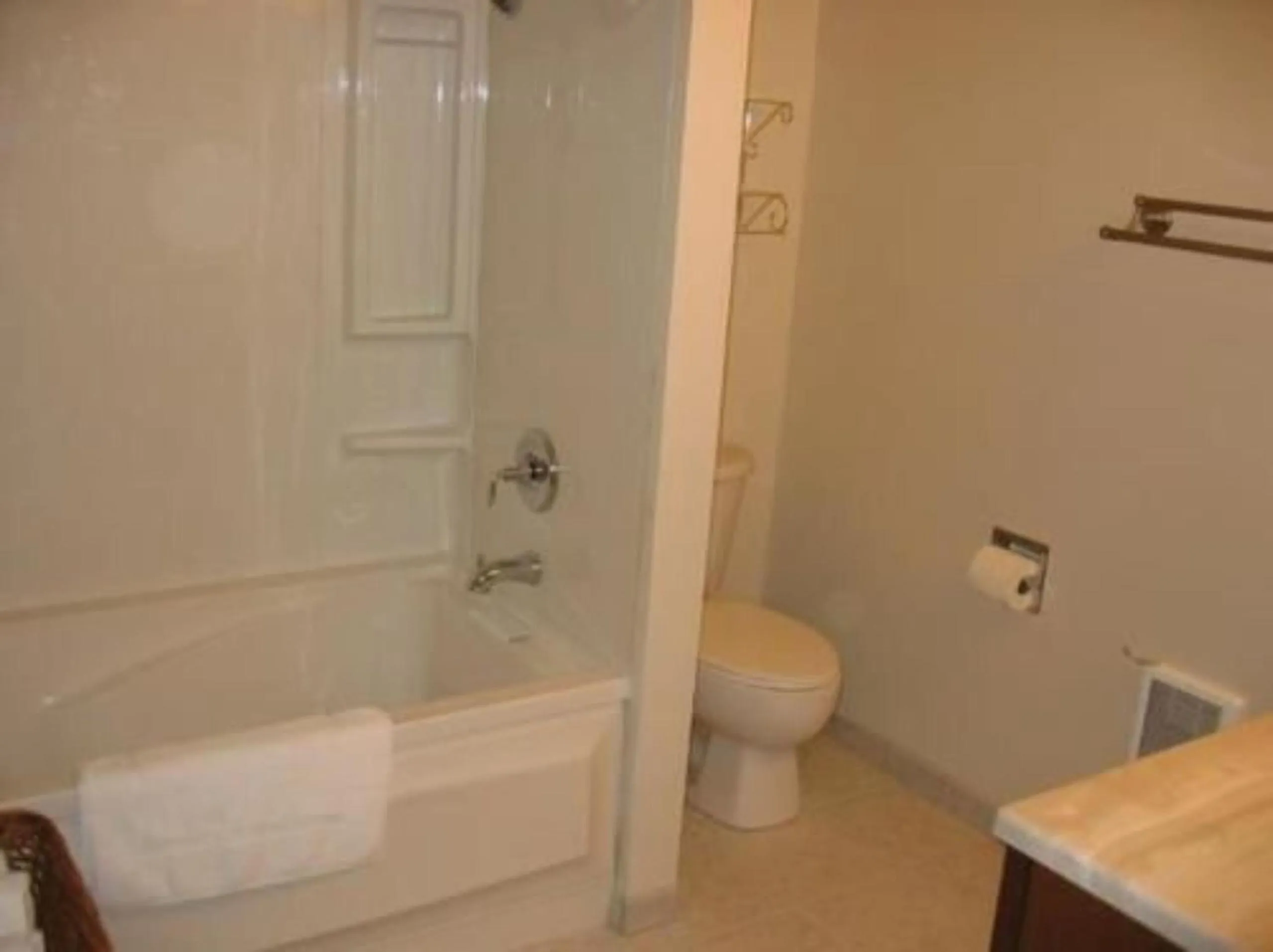 Bathroom in Pine Tree Inn