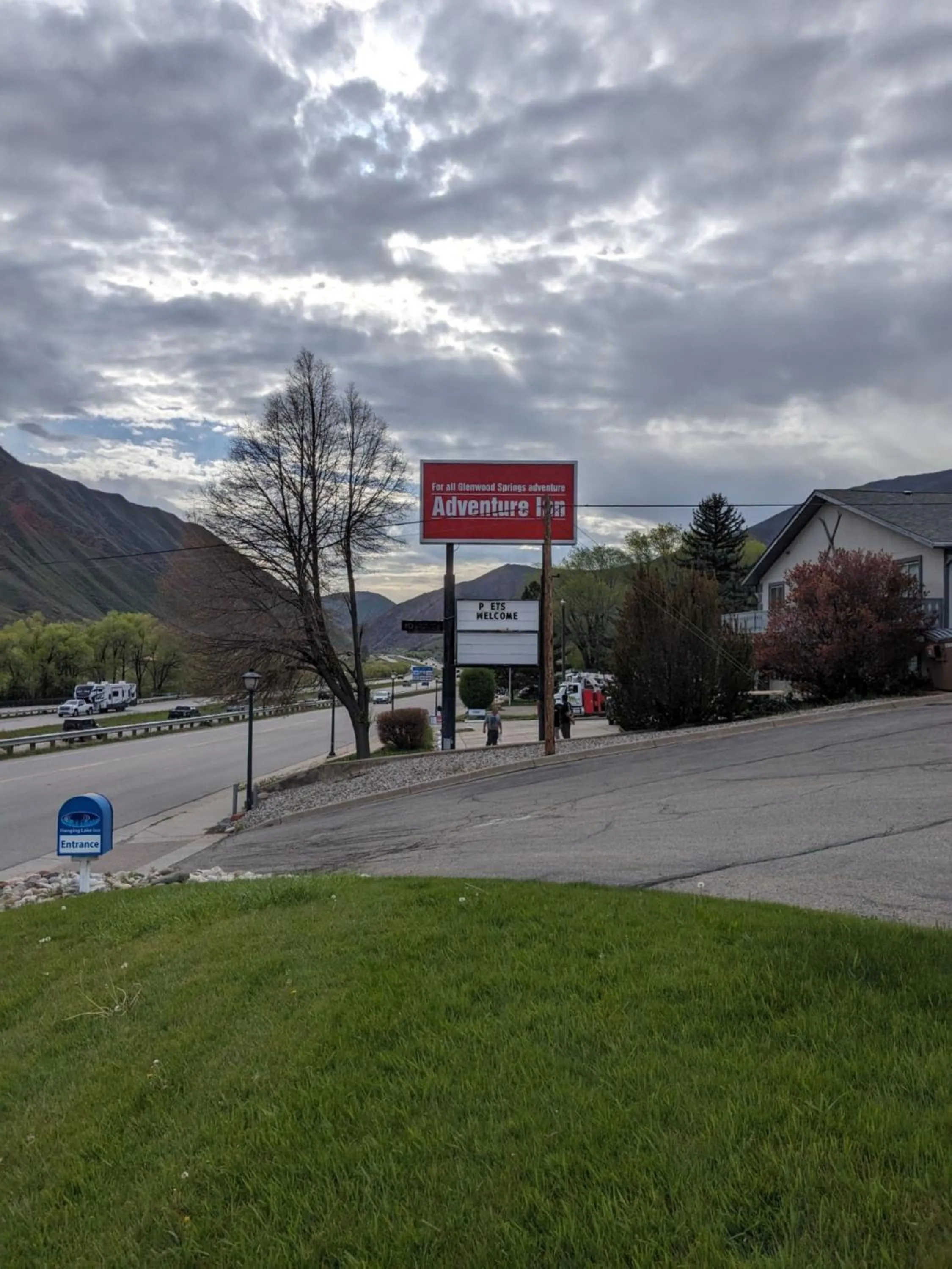 Logo/Certificate/Sign in Adventure Inn - Glenwood Springs