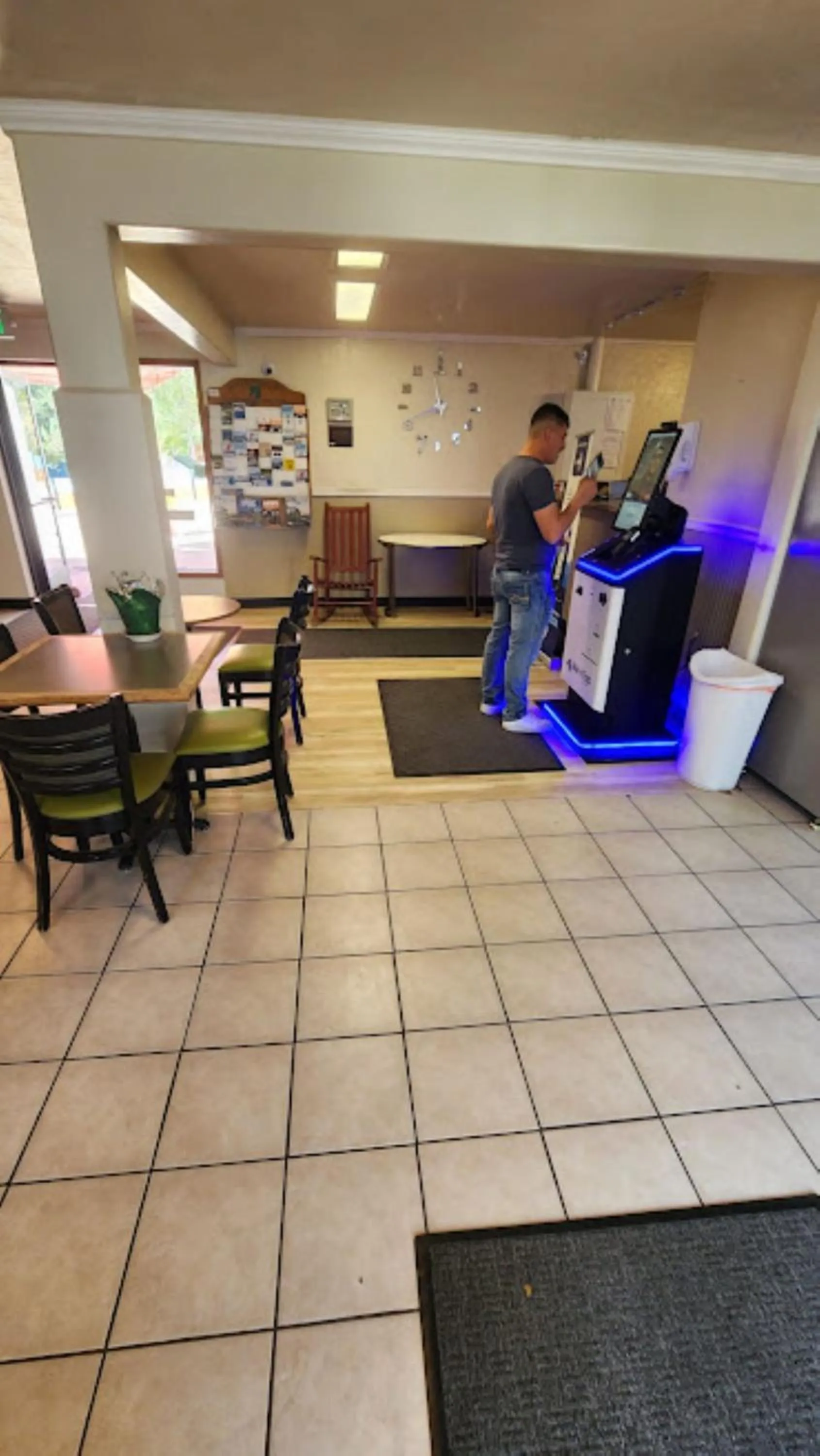 Lobby or reception in Adventure Inn - Glenwood Springs