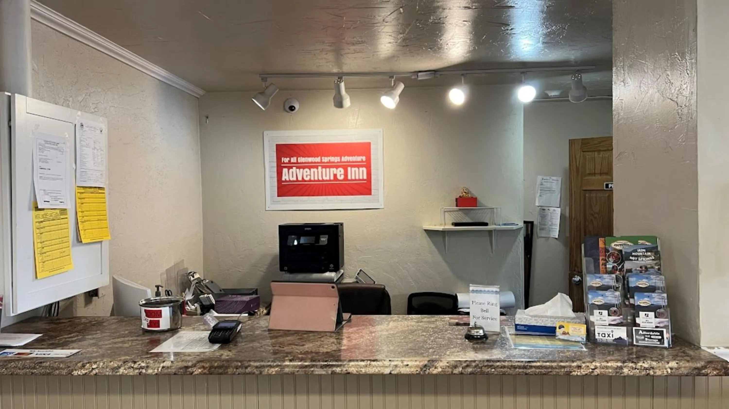 Facade/entrance in Adventure Inn - Glenwood Springs