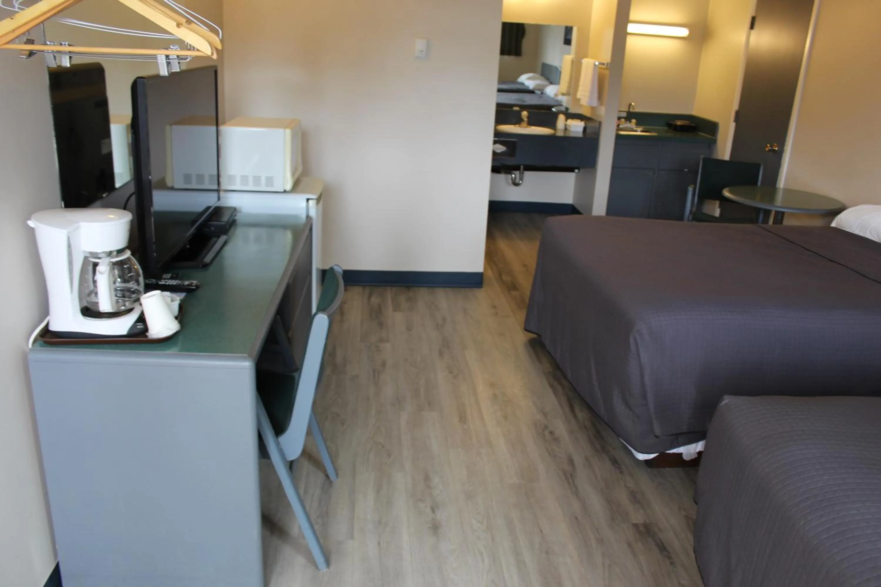 Bed in Plains Motor Inn