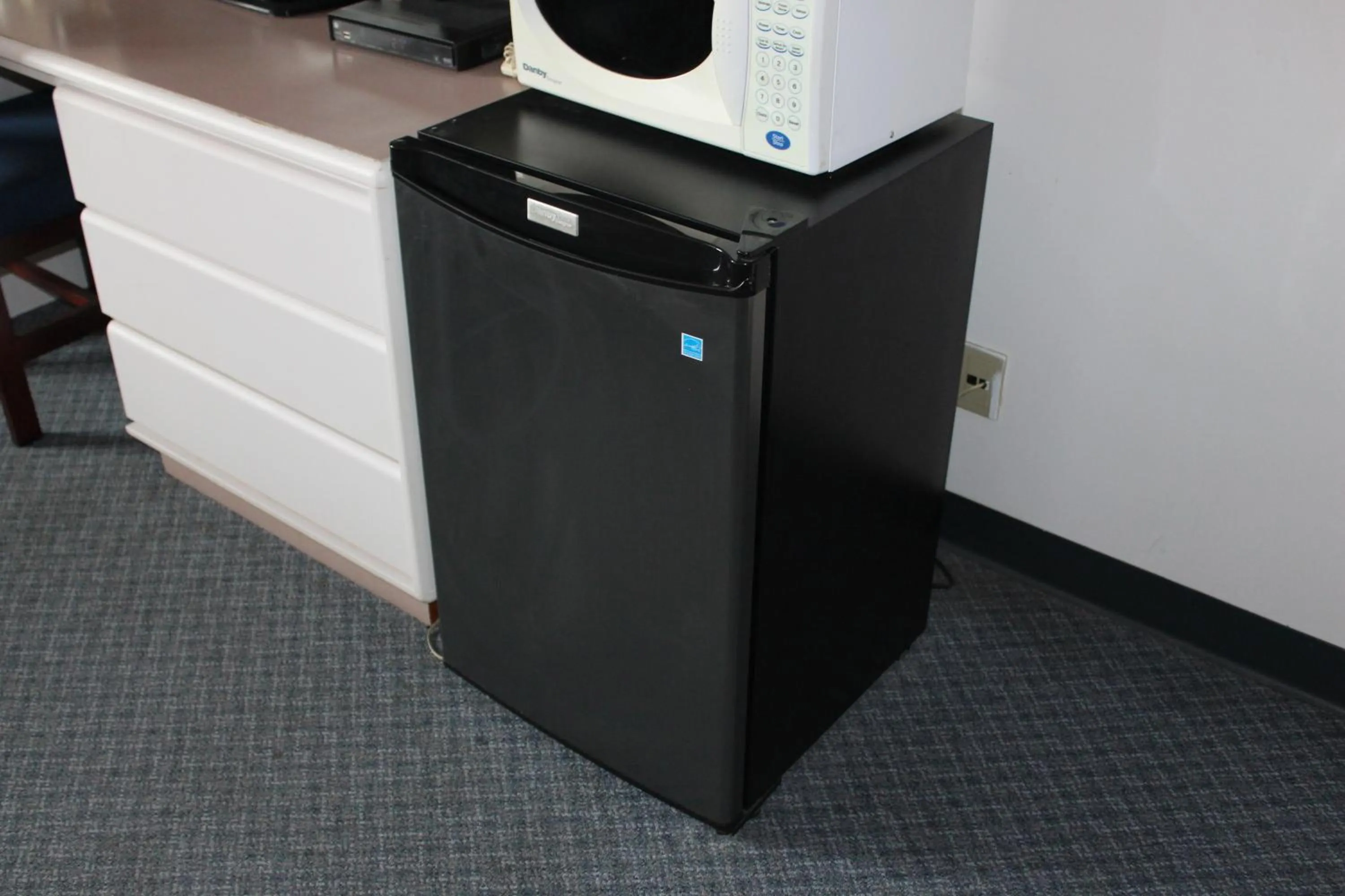 Kitchen or kitchenette in Plains Motor Inn