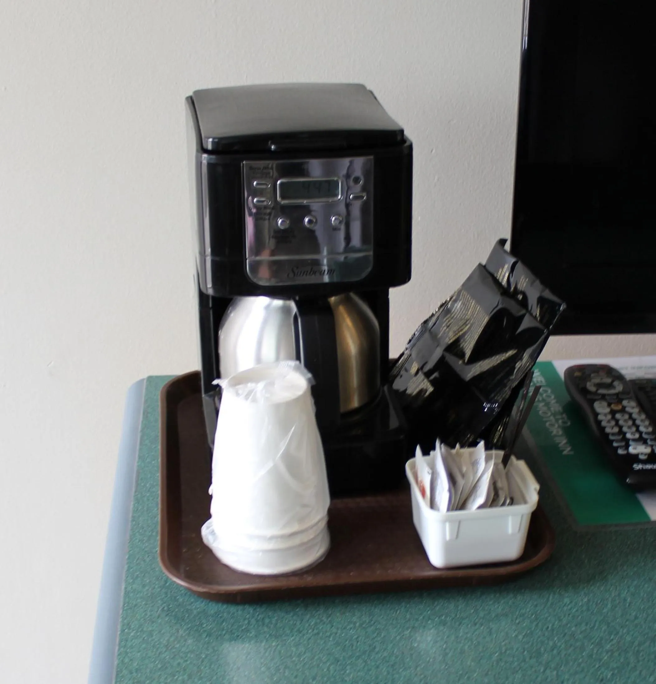 Coffee/tea facilities in Plains Motor Inn