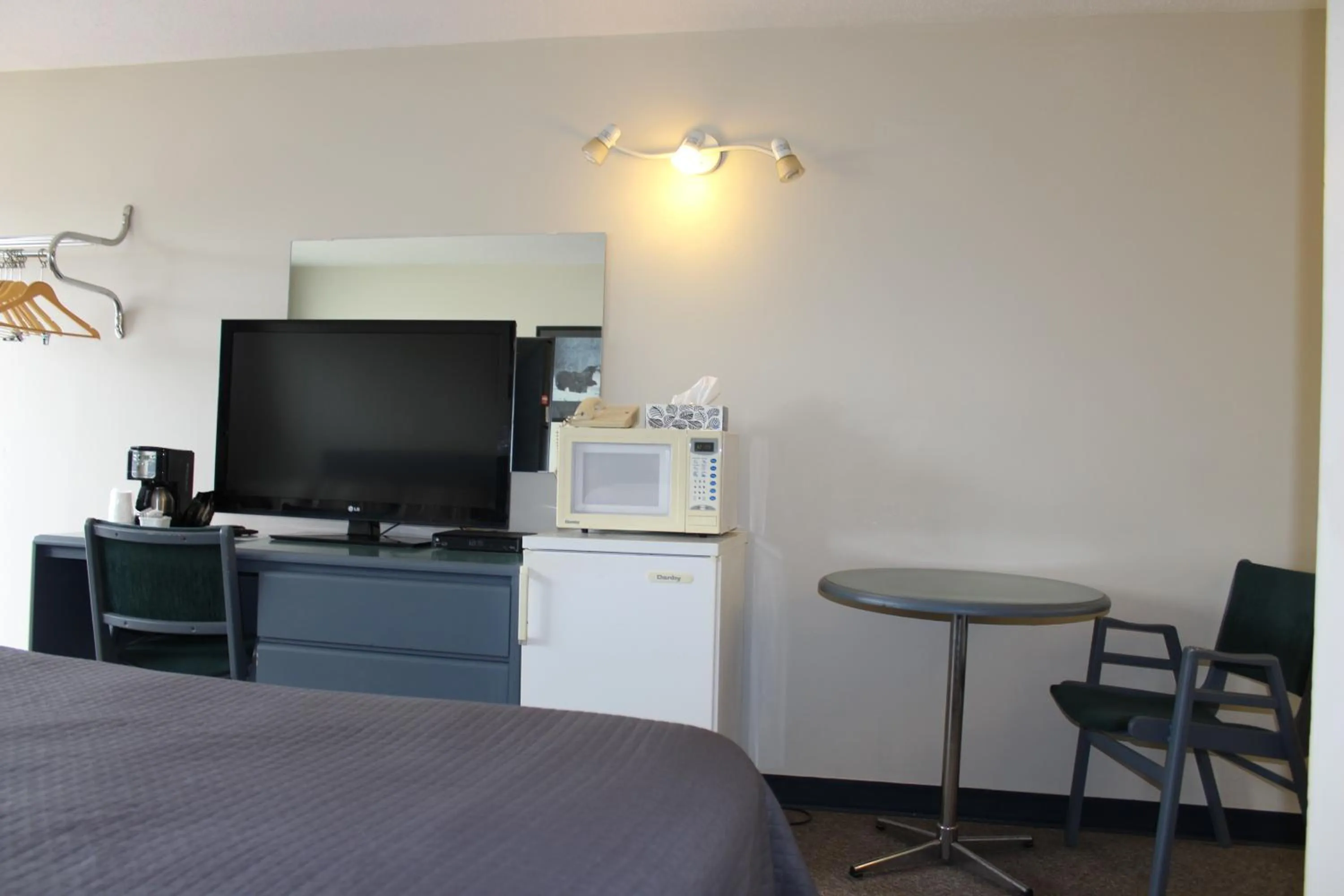 Bed in Plains Motor Inn