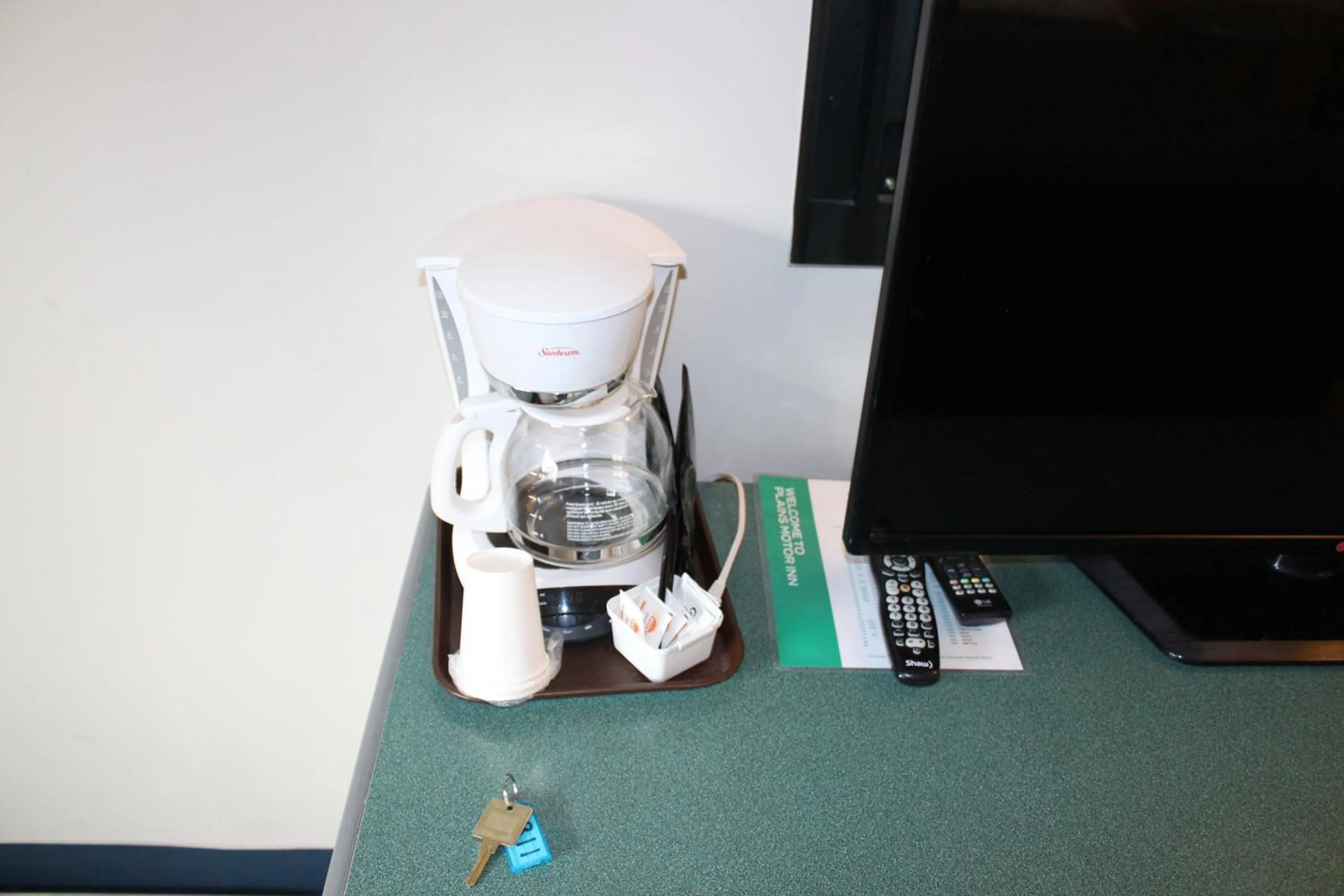 Coffee/tea facilities in Plains Motor Inn