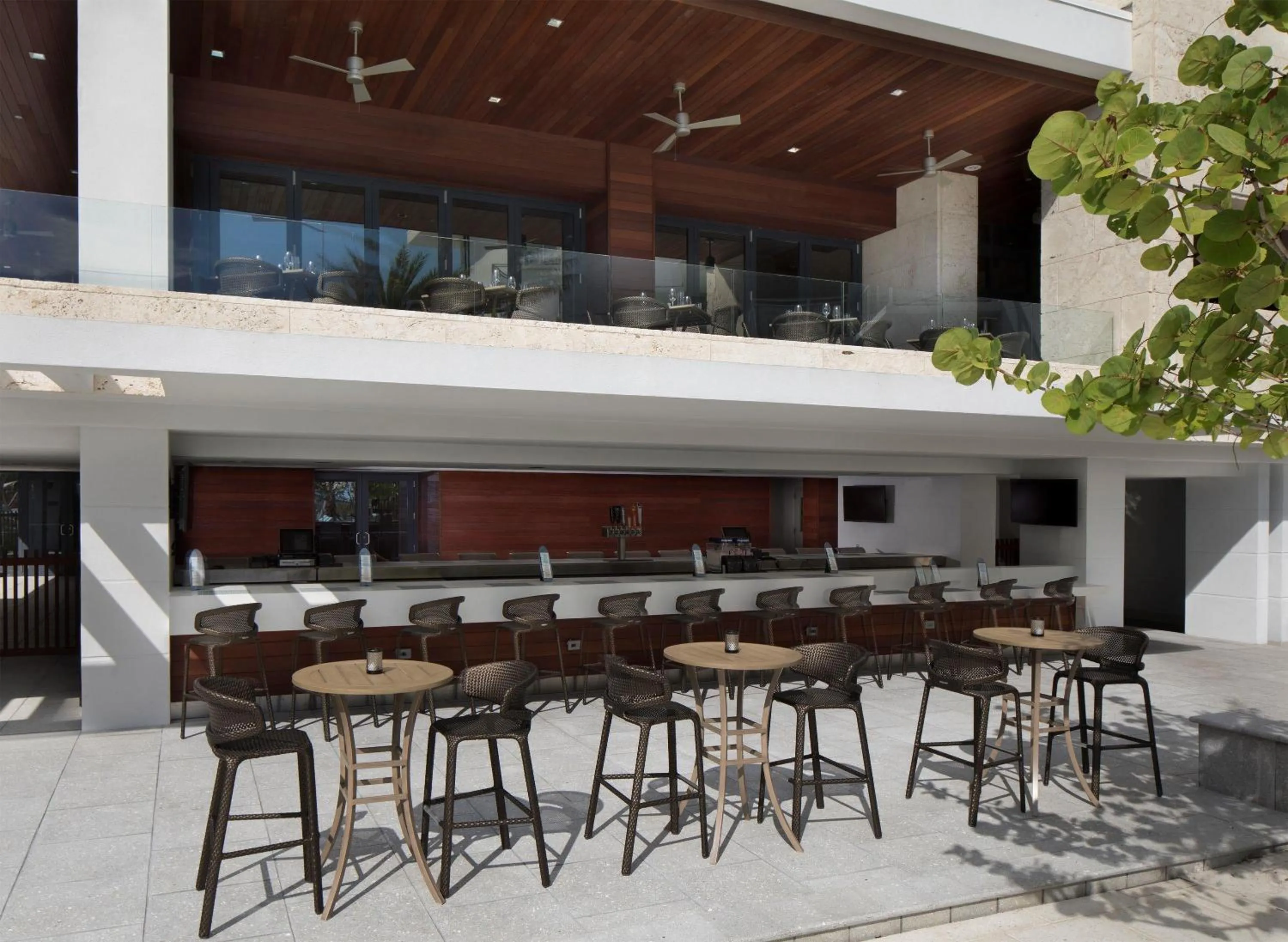 Lounge or bar in Zota Beach Resort