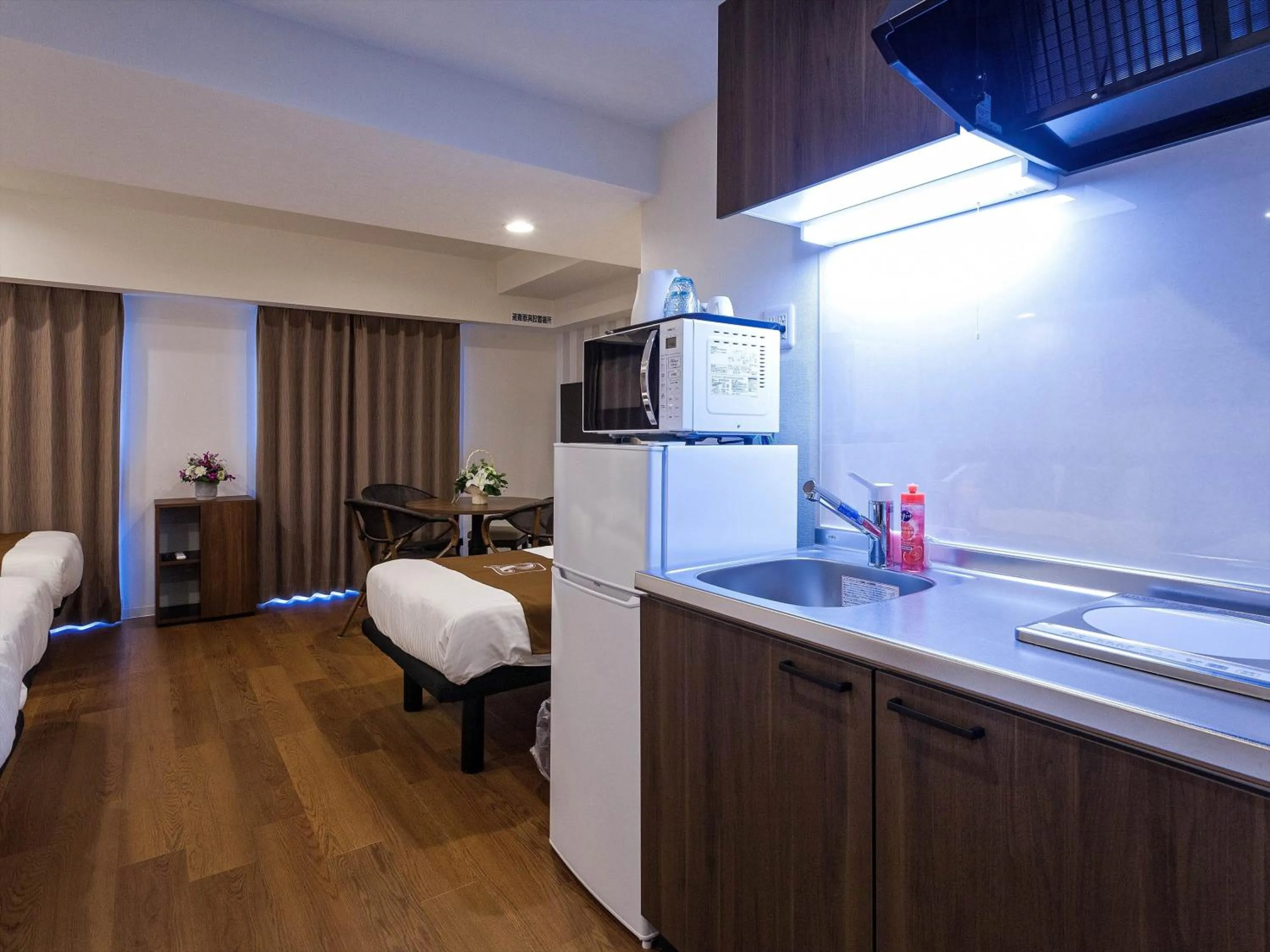 Living Inn Asahibashiekimae Premier