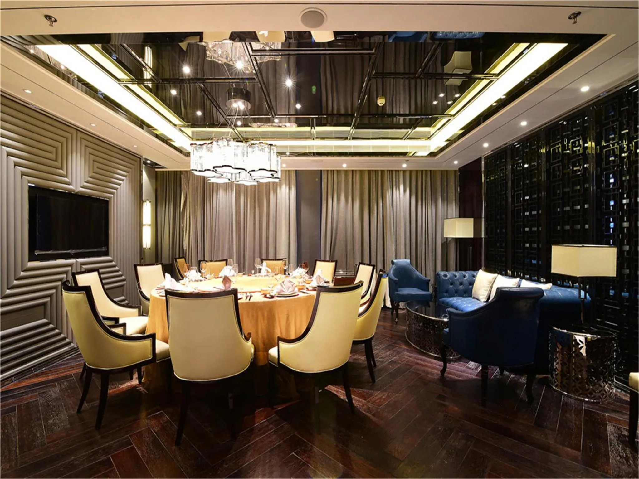 Restaurant/places to eat in Tylfull Hotel