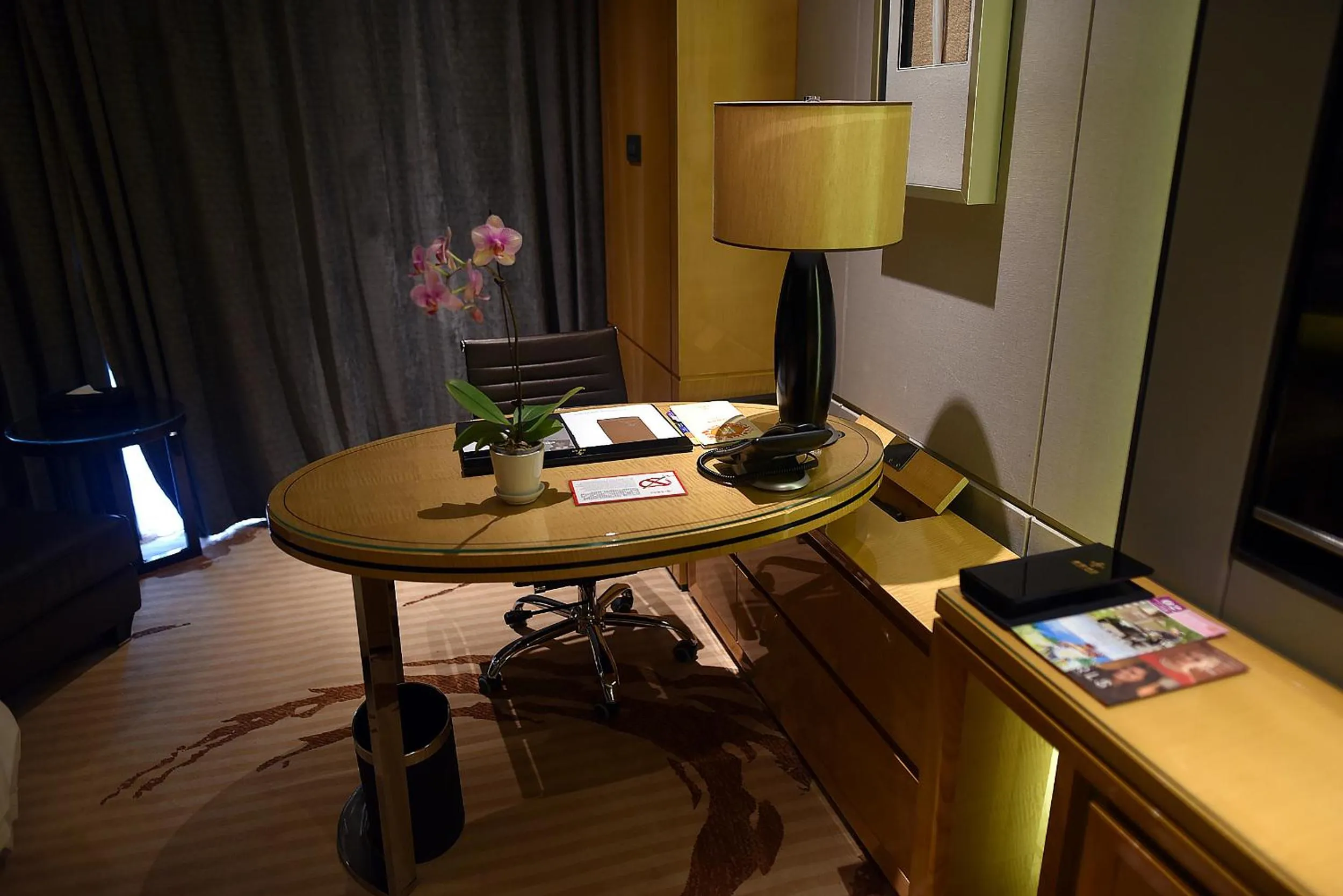 Seating area in Tylfull Hotel