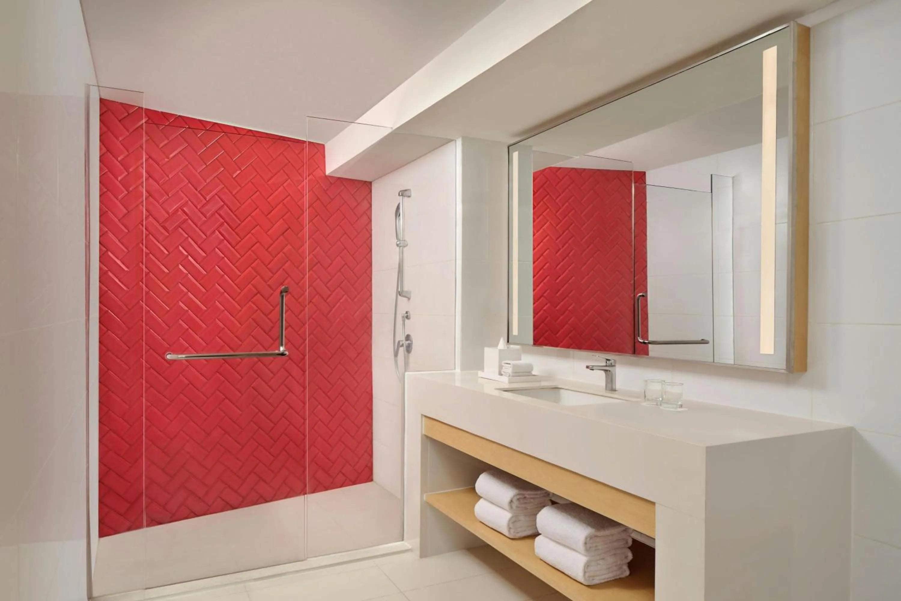 Bathroom in Four Points by Sheraton Surabaya, Tunjungan Plaza