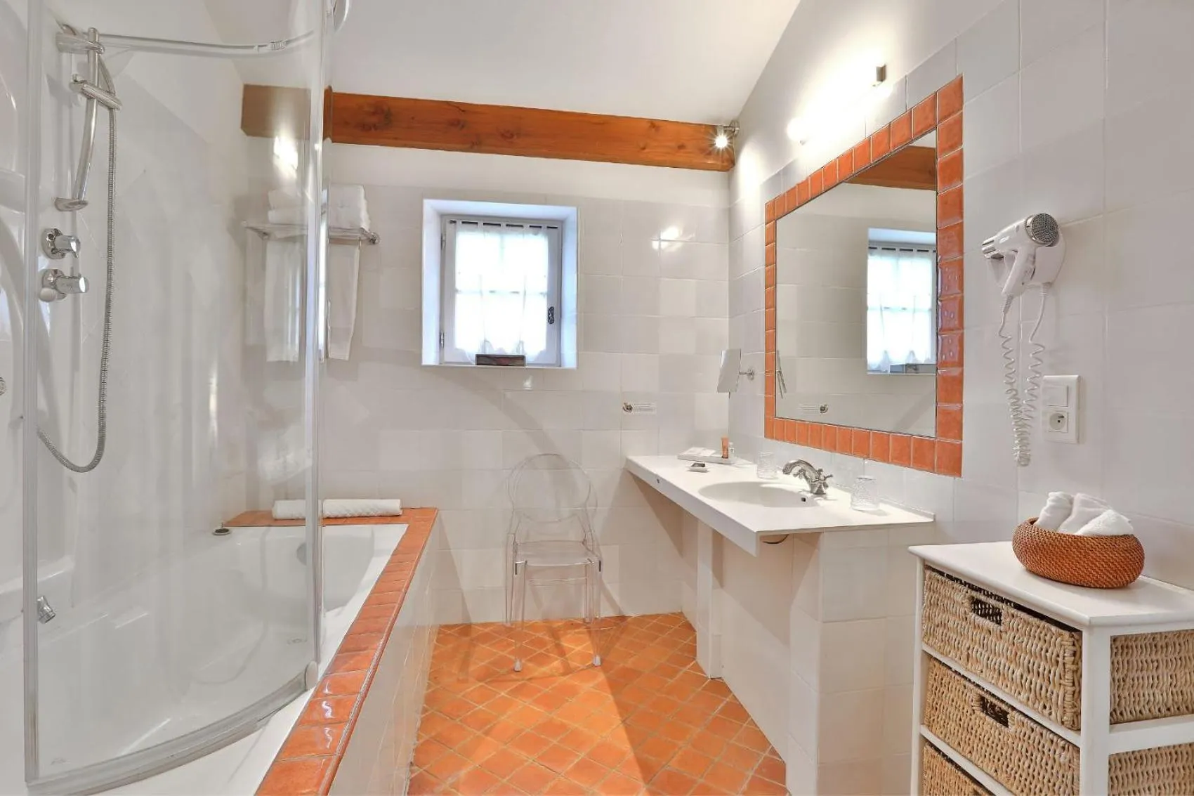 Bathroom in La Chartreuse du Bignac - Teritoria