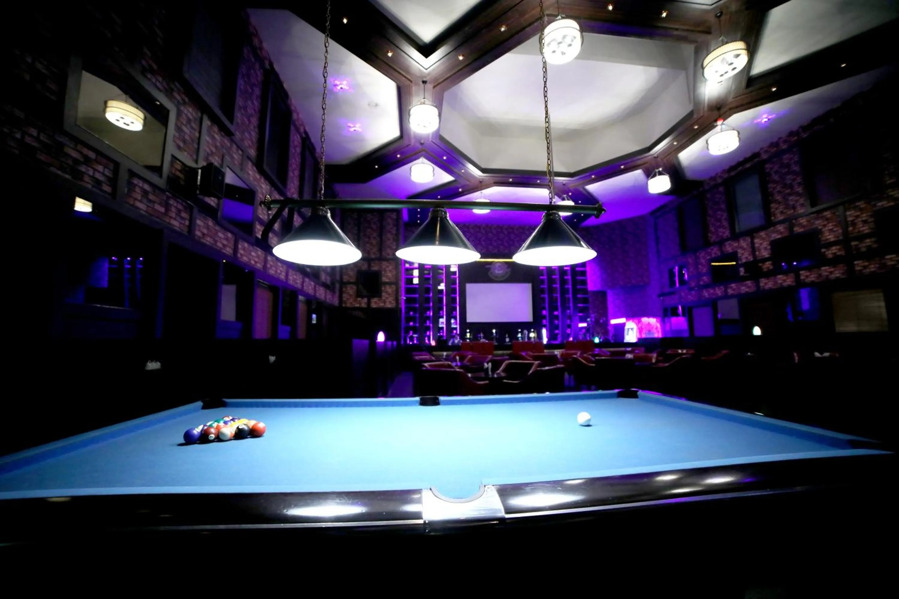 Billiard in Rg Royal Hotel