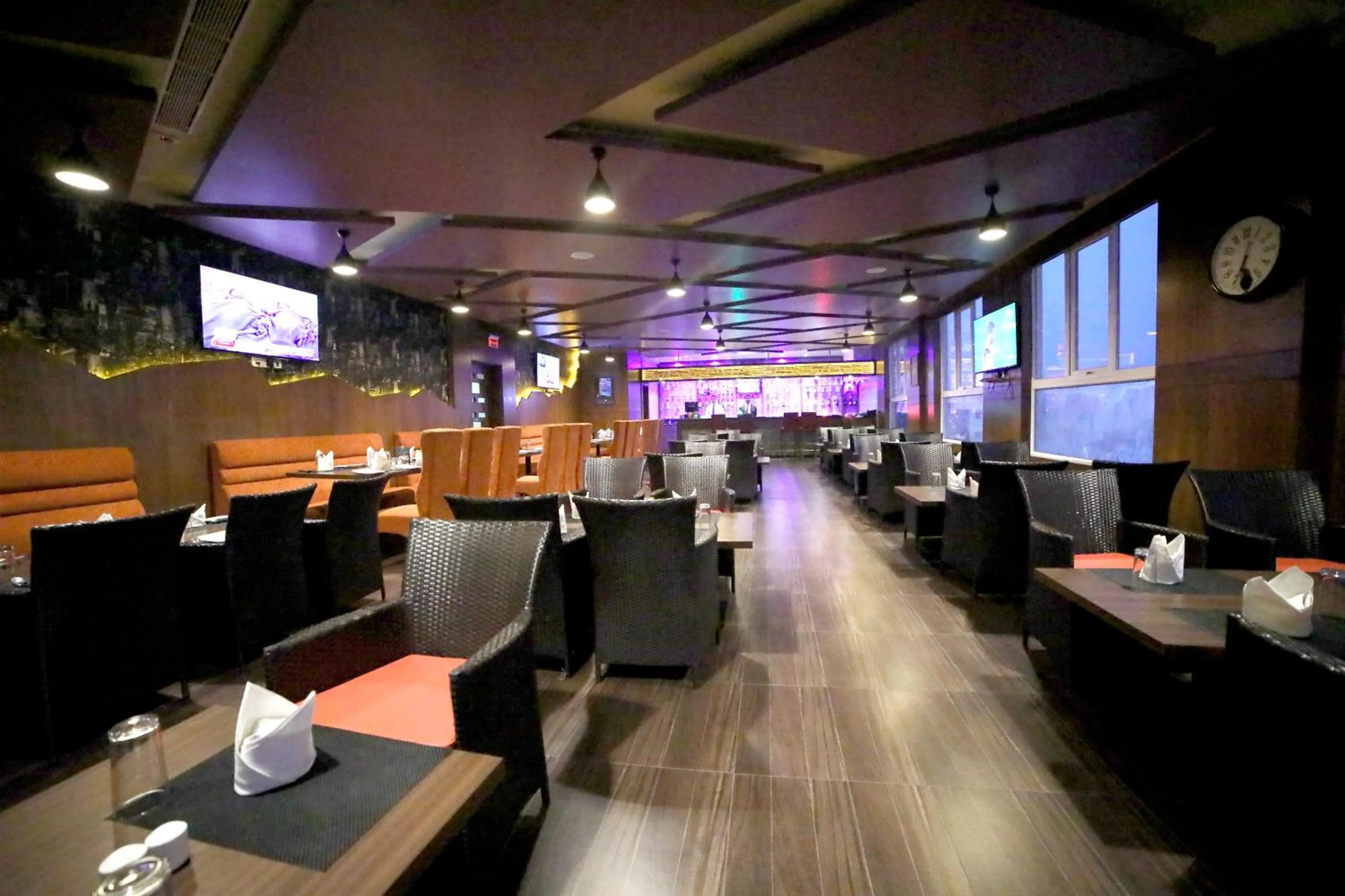 Lounge or bar in Rg Royal Hotel