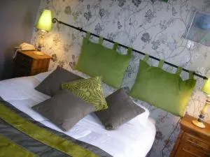 Photo of the whole room, Bed in Relais Saint Louis, Logis