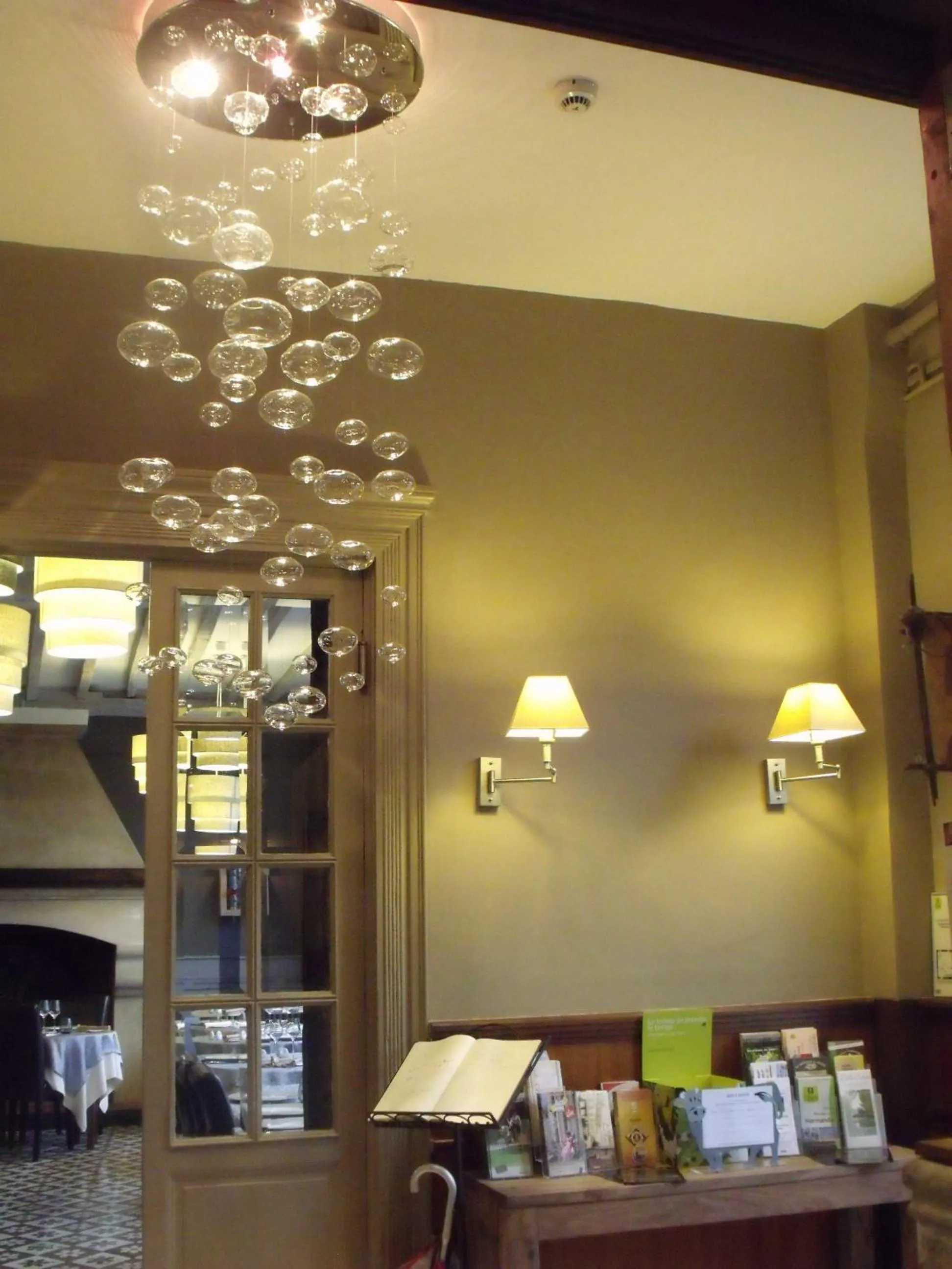 Relais Saint Louis, Logis