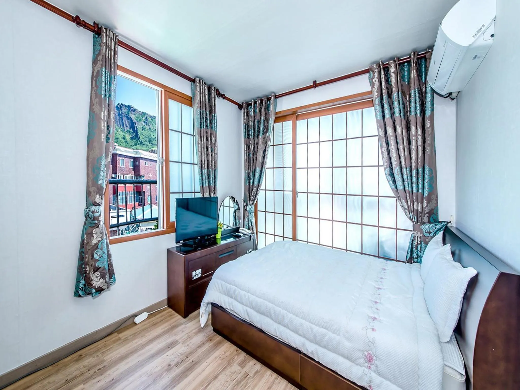 Bed in Sea Dragon Pension