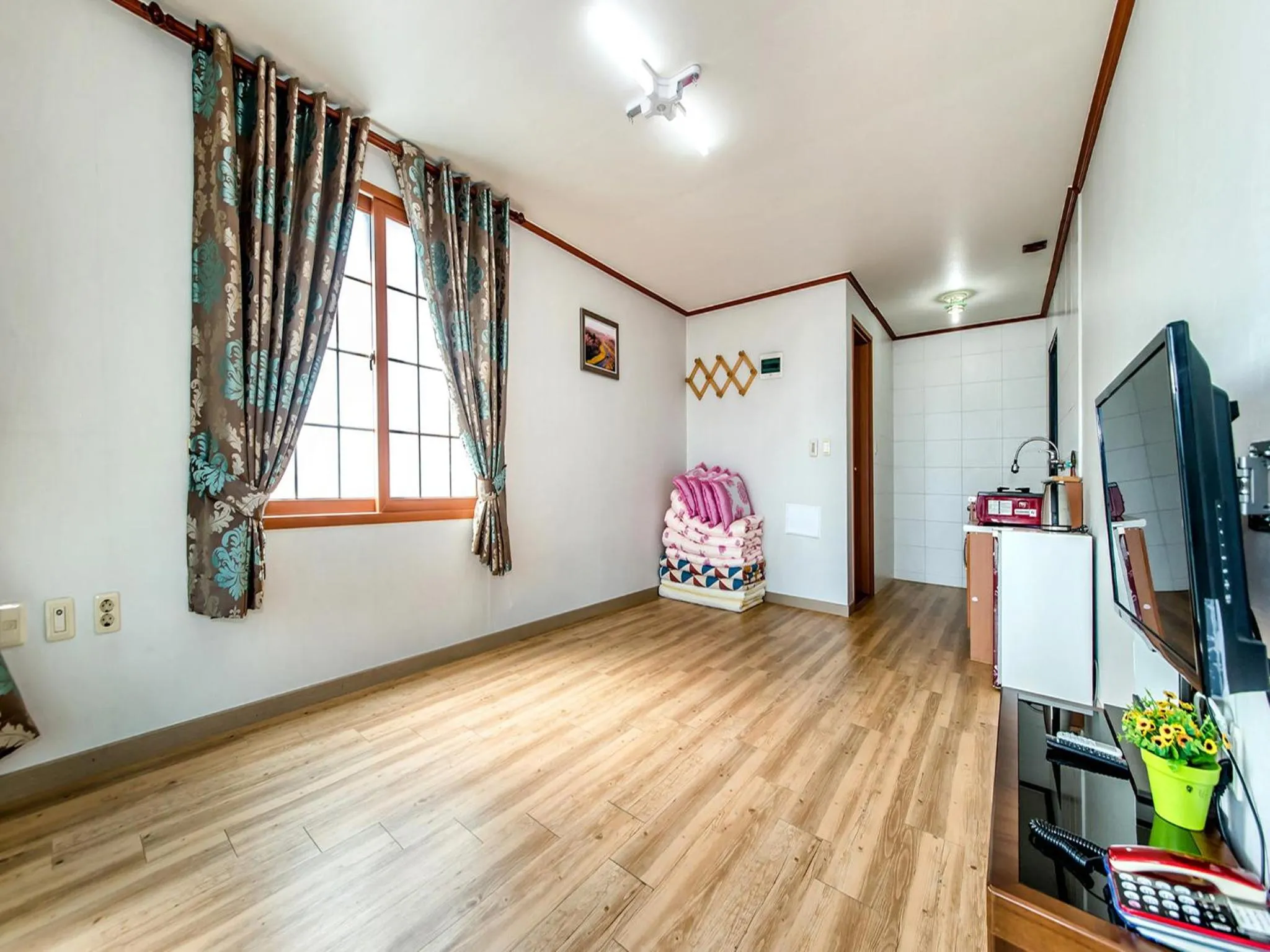 Decorative detail in Sea Dragon Pension